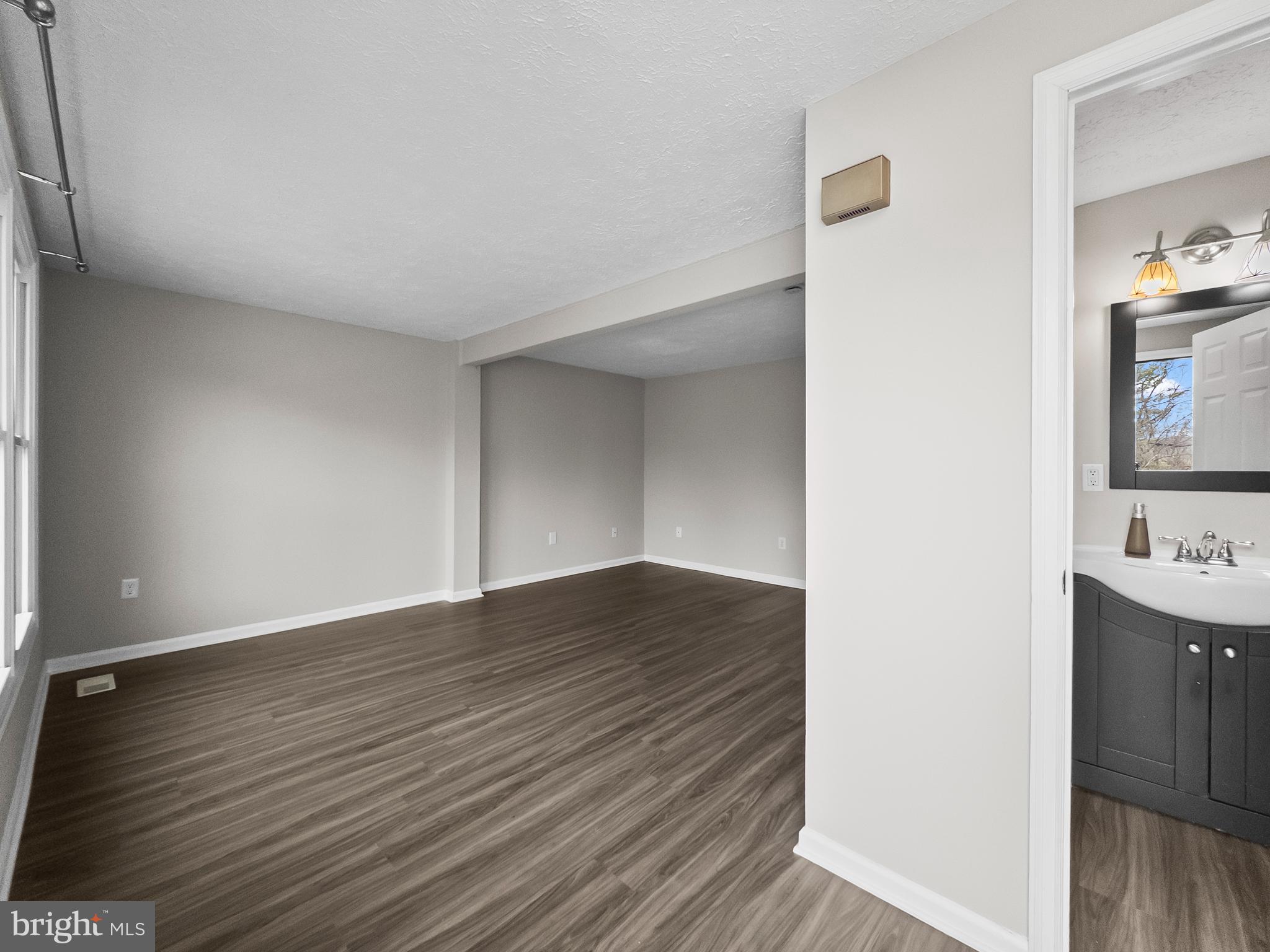 DAMASCUS VALLEY PARK - Residential