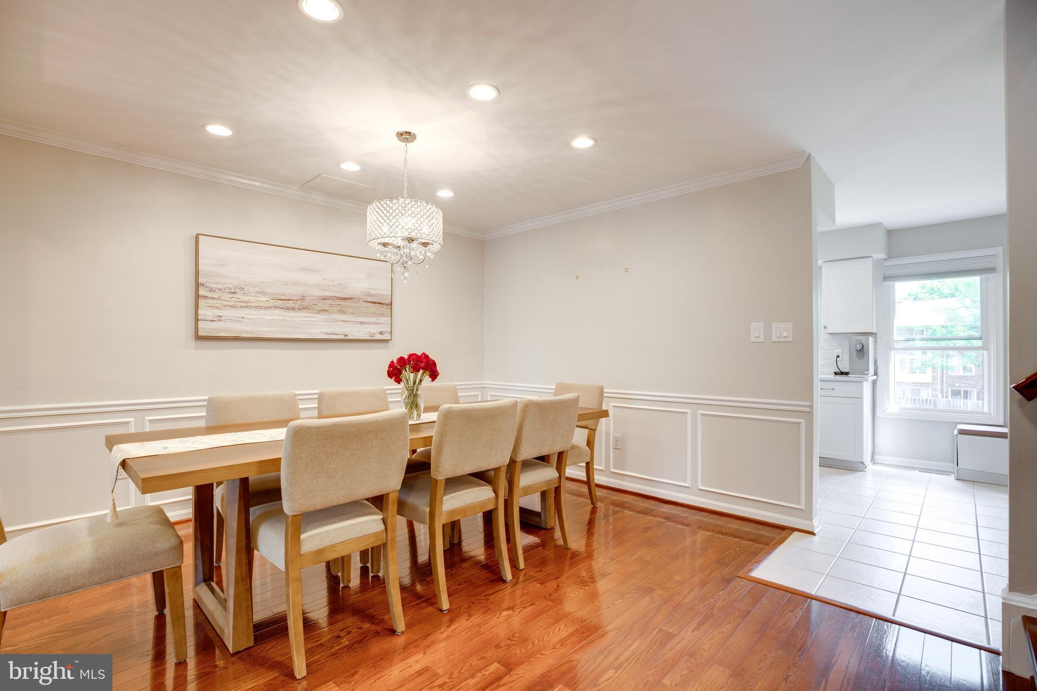 OAKTON VILLAGE - Residential Lease