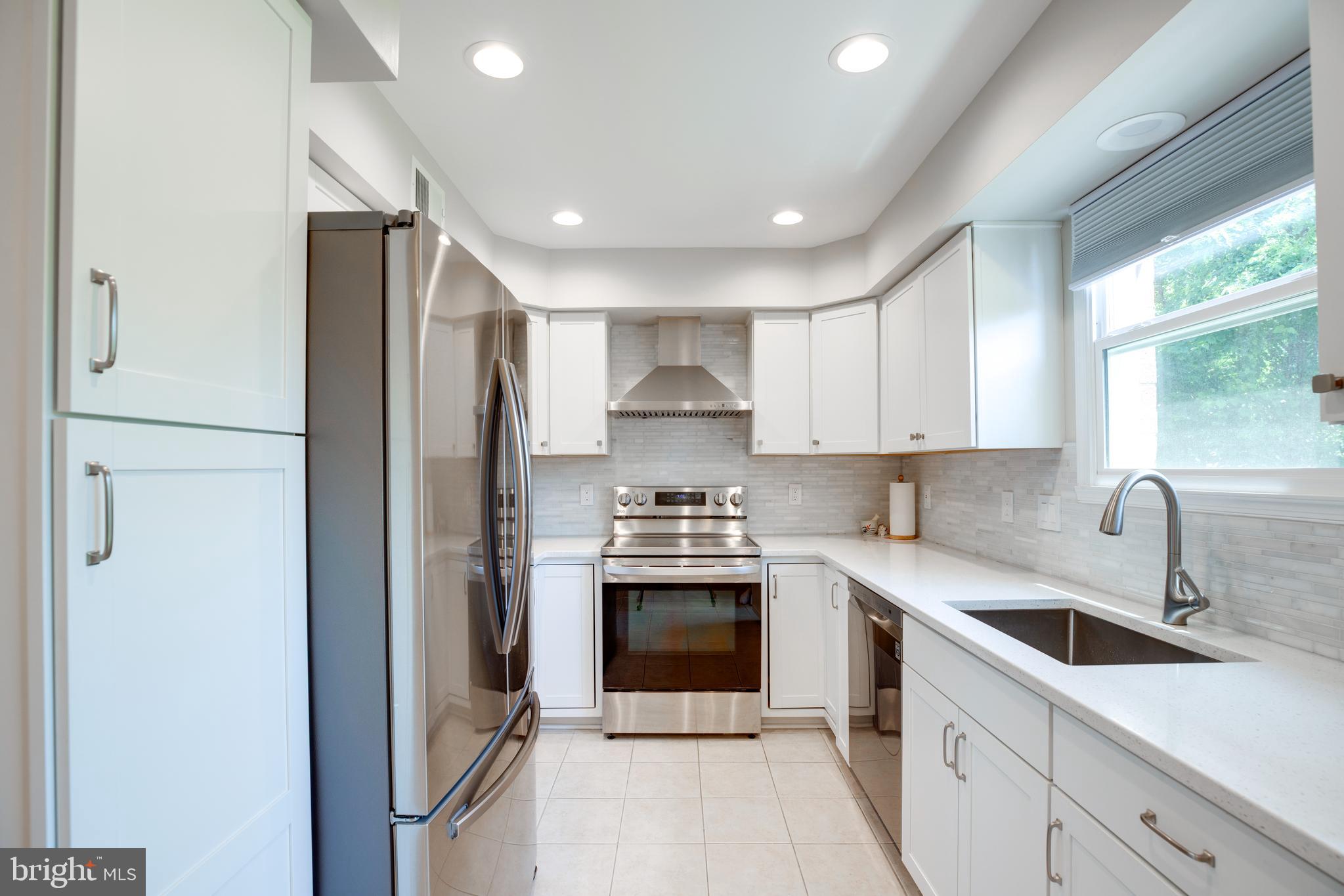 OAKTON VILLAGE - Residential Lease