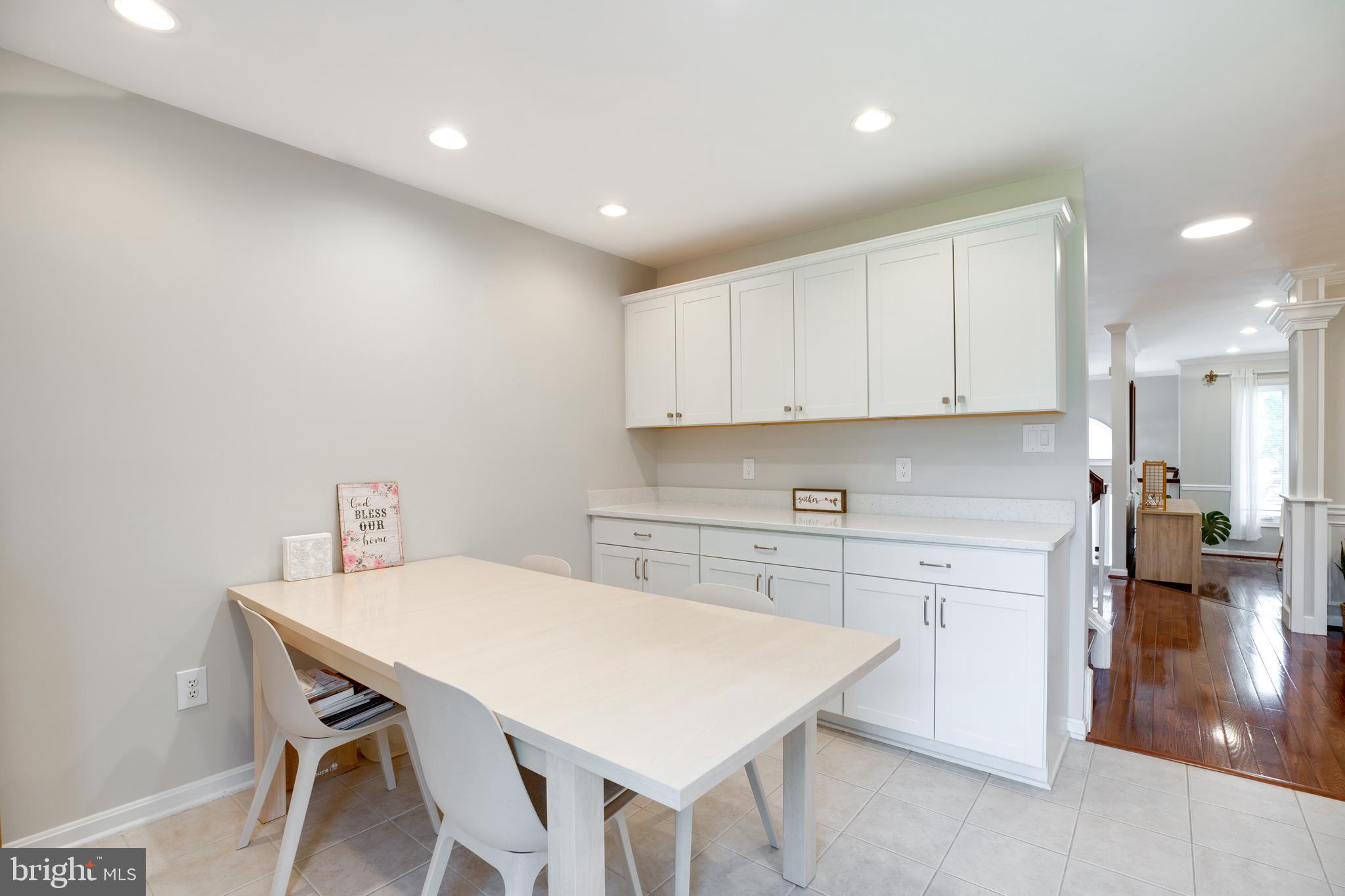 OAKTON VILLAGE - Residential Lease