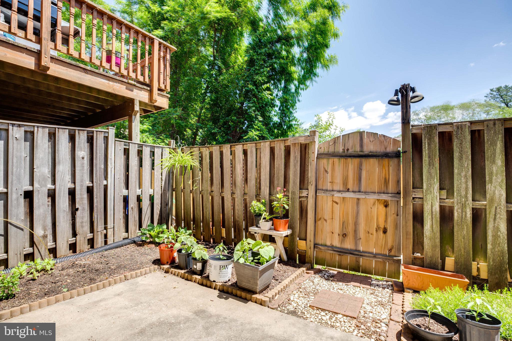 OAKTON VILLAGE - Residential Lease