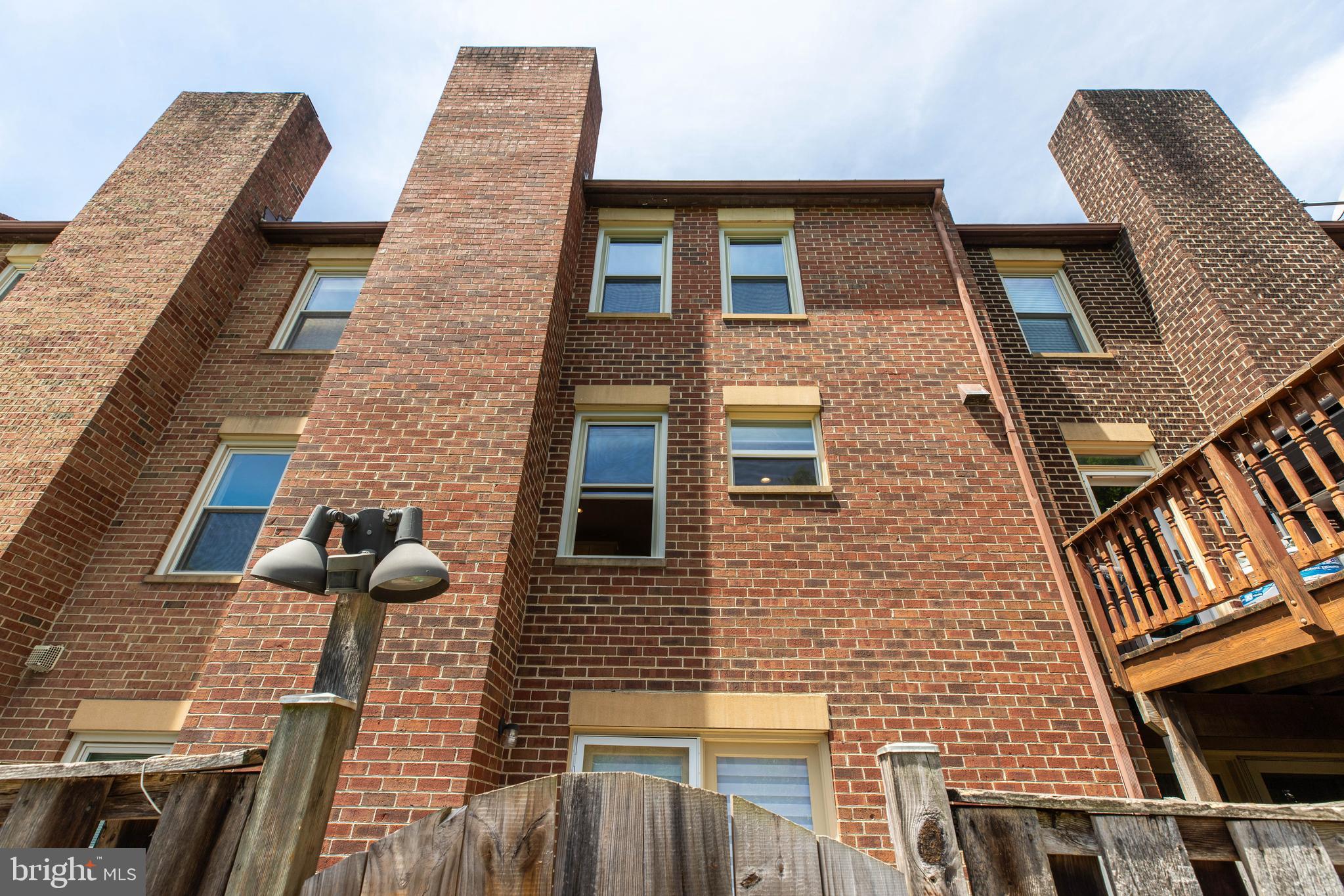 OAKTON VILLAGE - Residential Lease