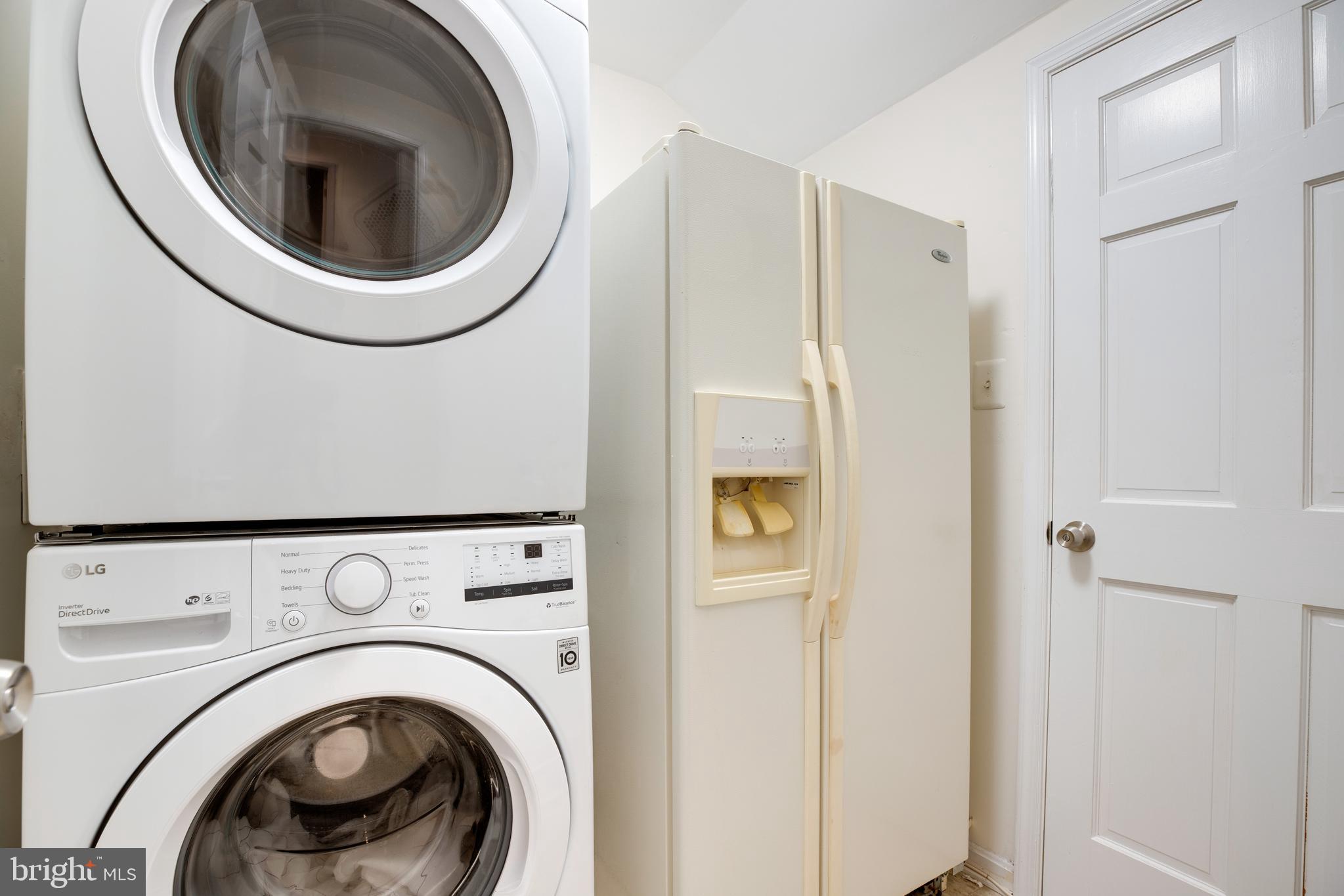 OAKTON VILLAGE - Residential Lease