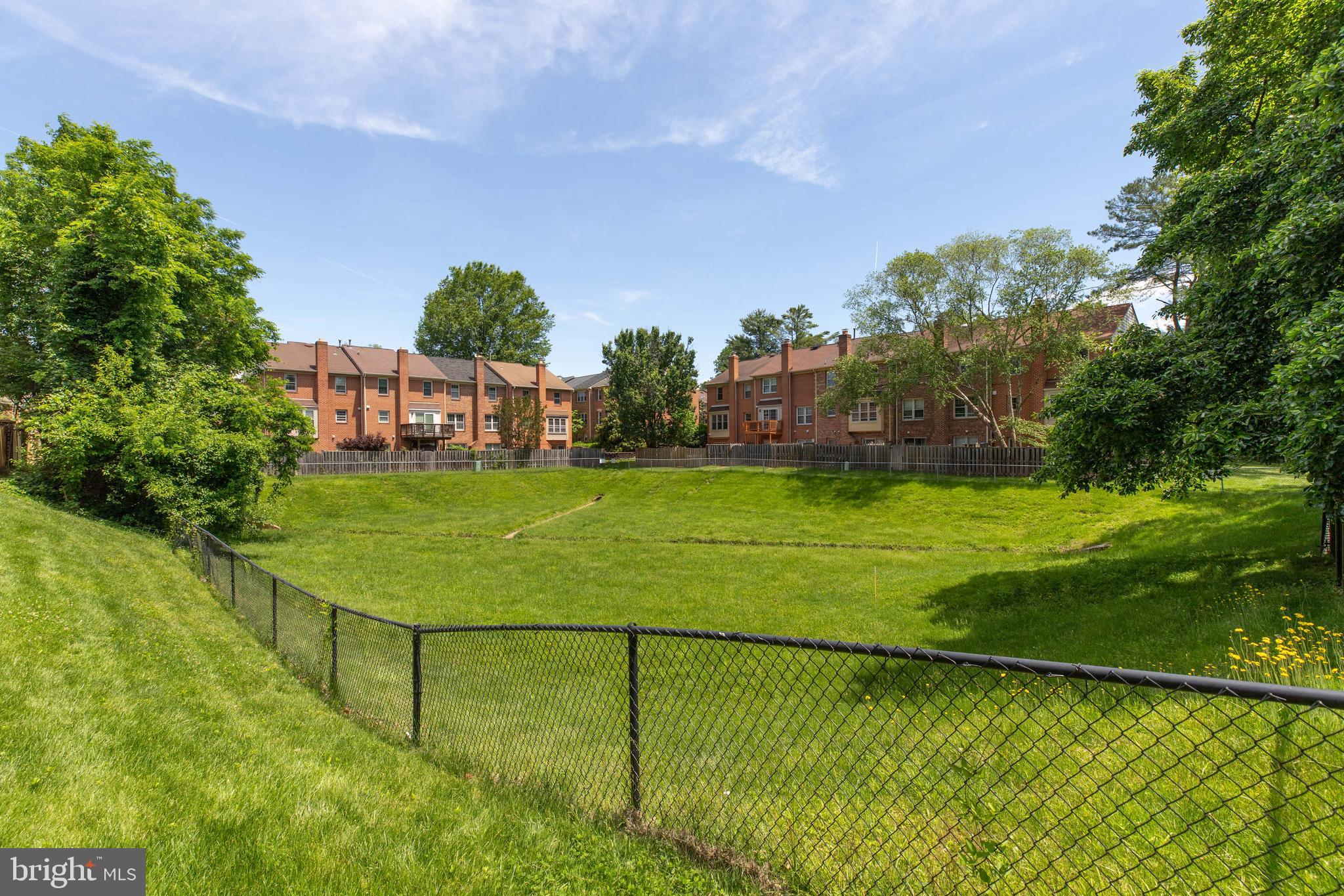 OAKTON VILLAGE - Residential Lease