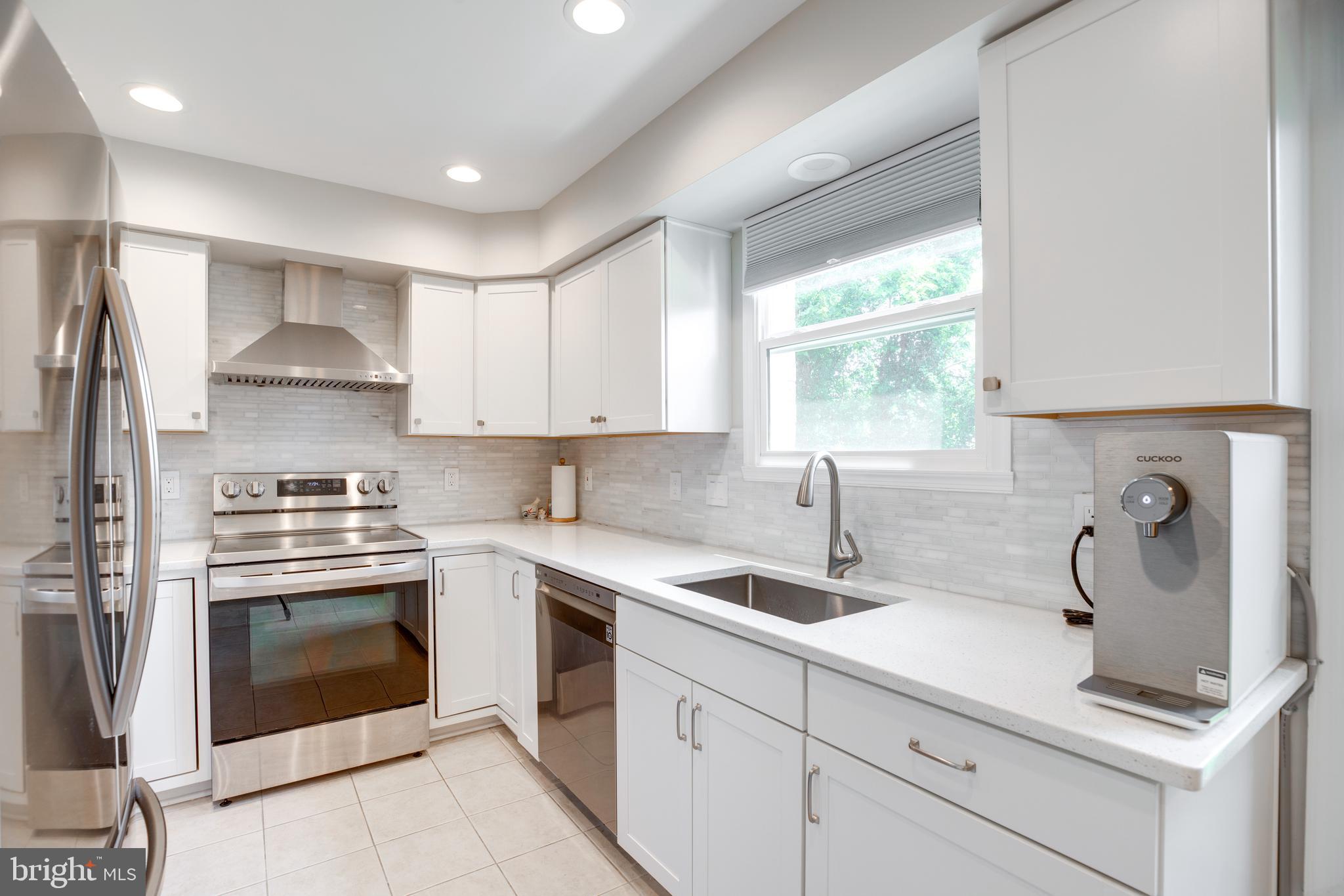 OAKTON VILLAGE - Residential Lease