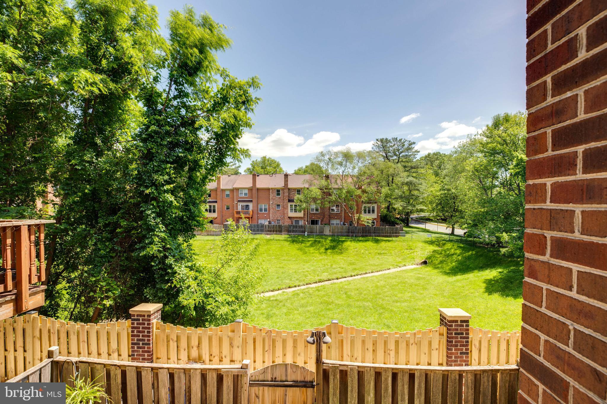 OAKTON VILLAGE - Residential Lease