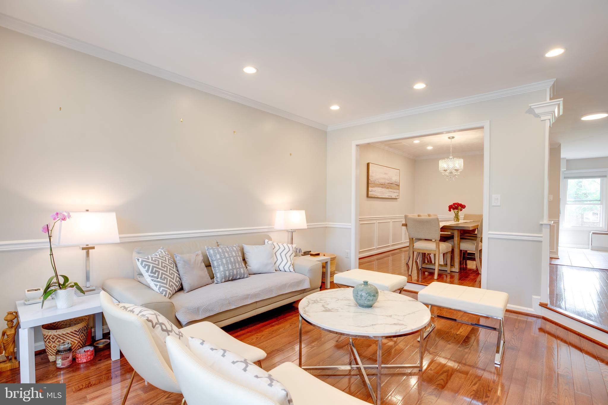 OAKTON VILLAGE - Residential Lease