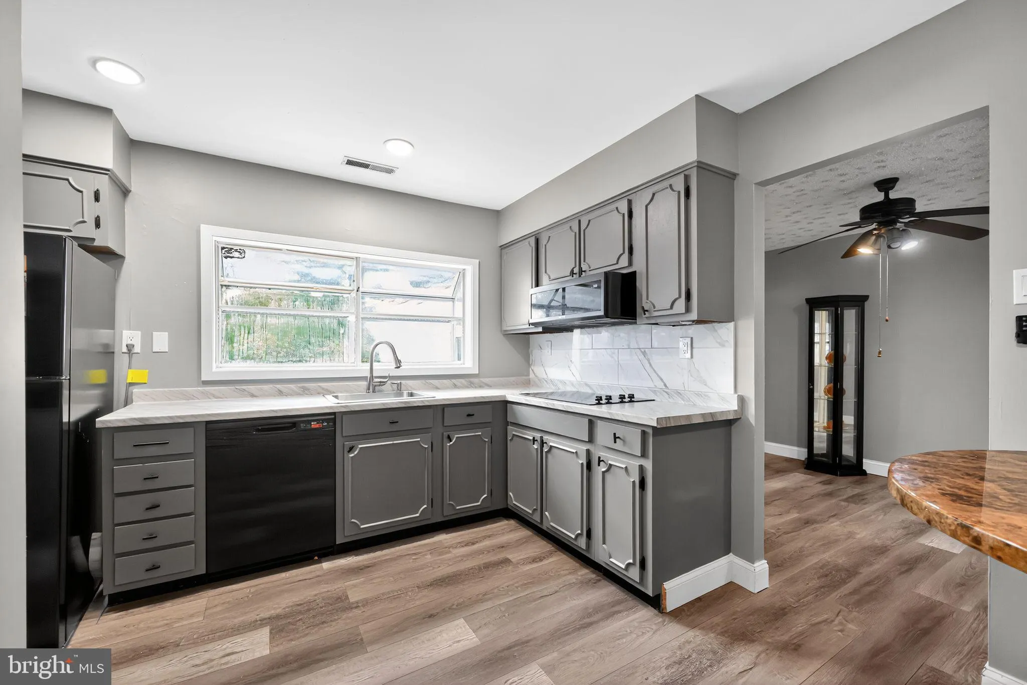 Willingboro, New Jersey 08046, United States, 4 Bedrooms Bedrooms, ,2 BathroomsBathrooms,Residential,Active,233887