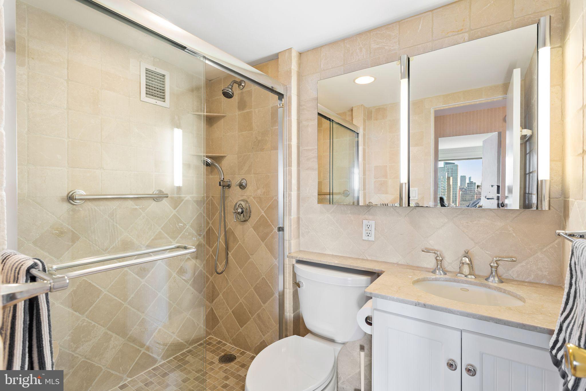 SOCIETY HILL - Residential