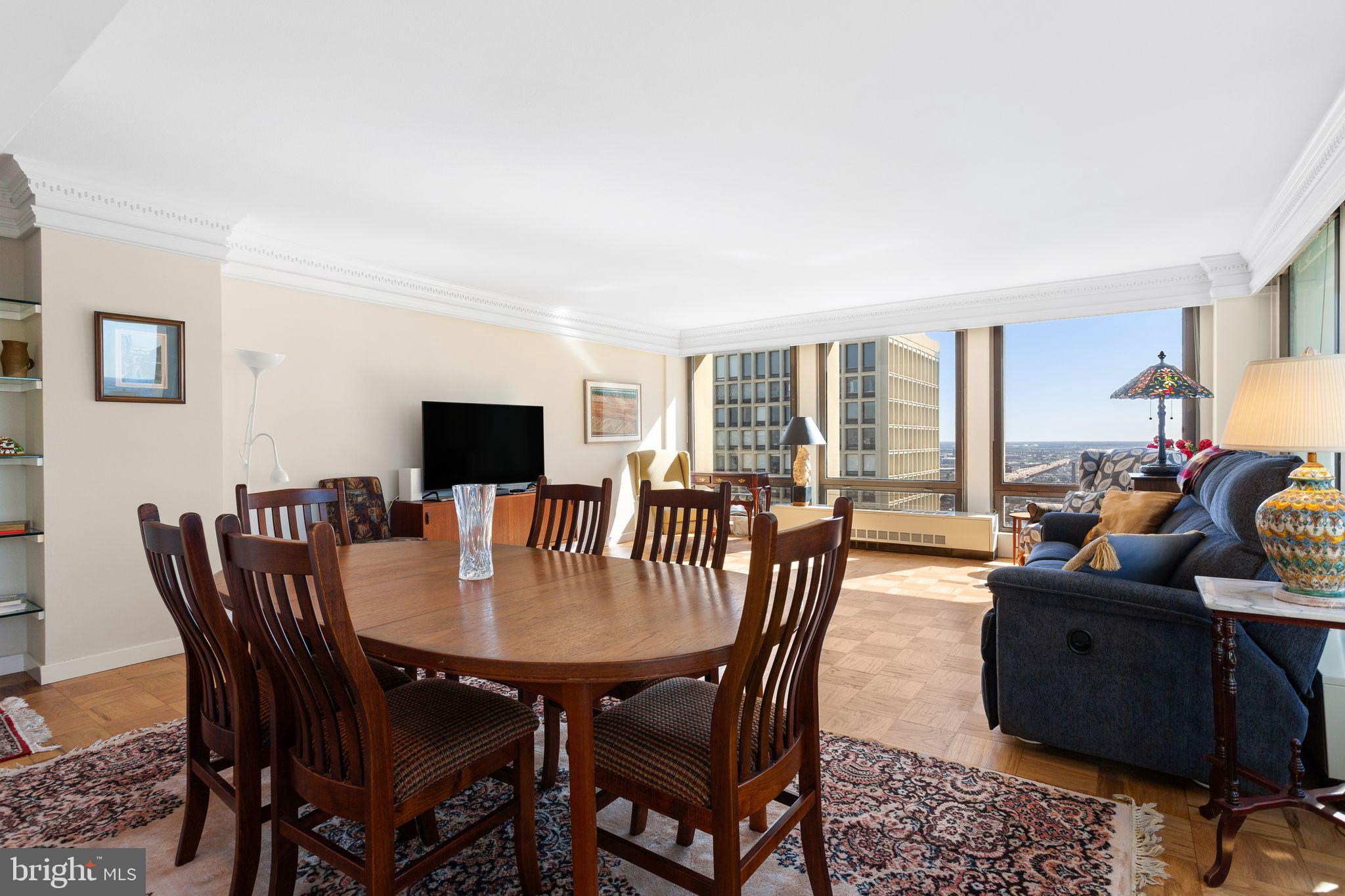 SOCIETY HILL - Residential