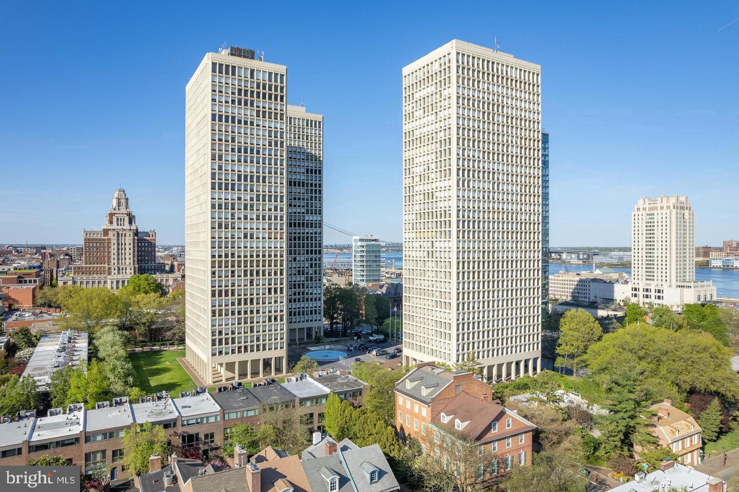 SOCIETY HILL - Residential