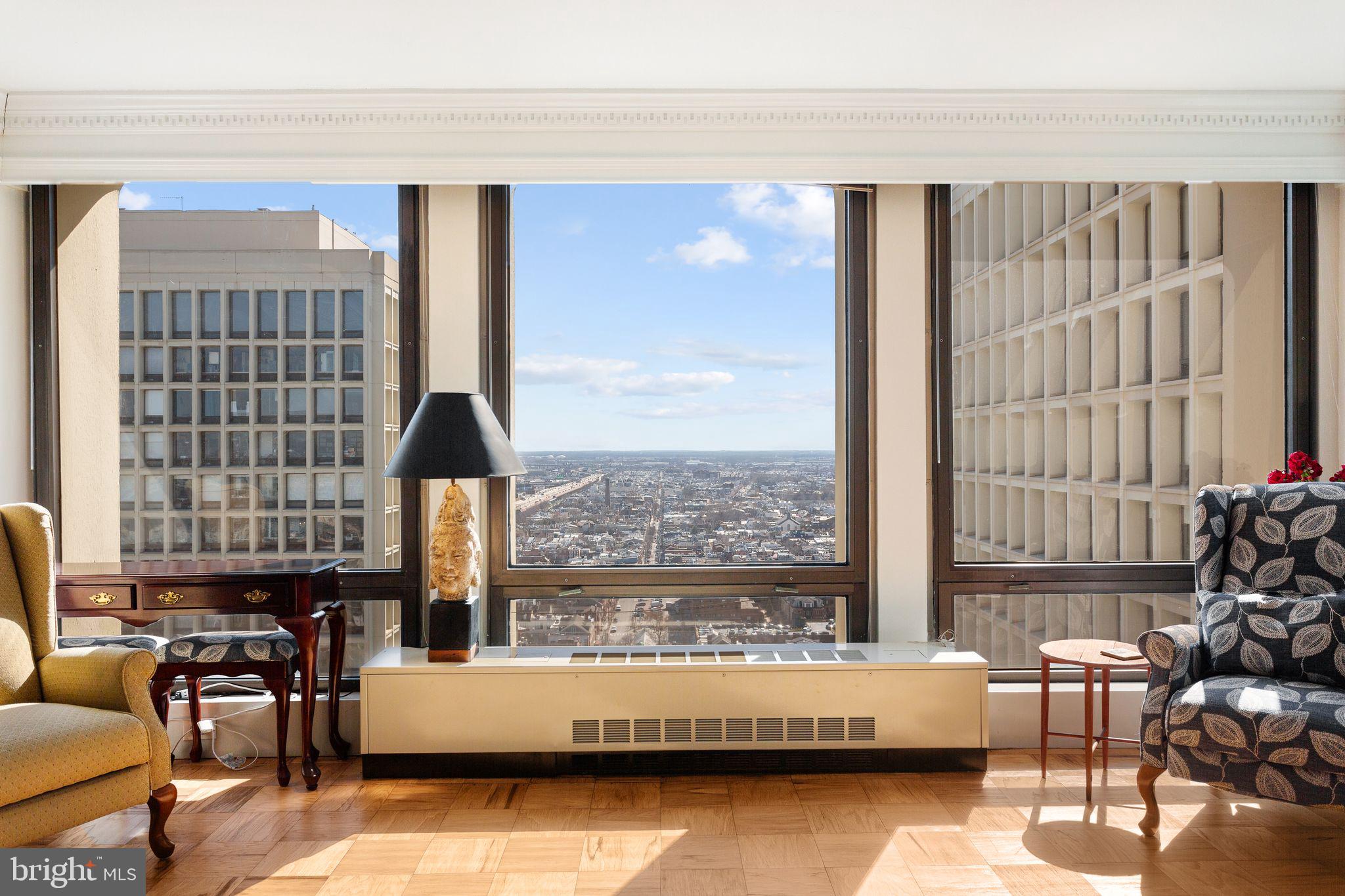 SOCIETY HILL - Residential