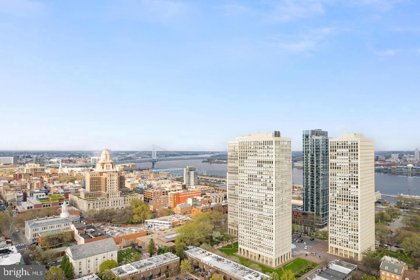 SOCIETY HILL - Residential