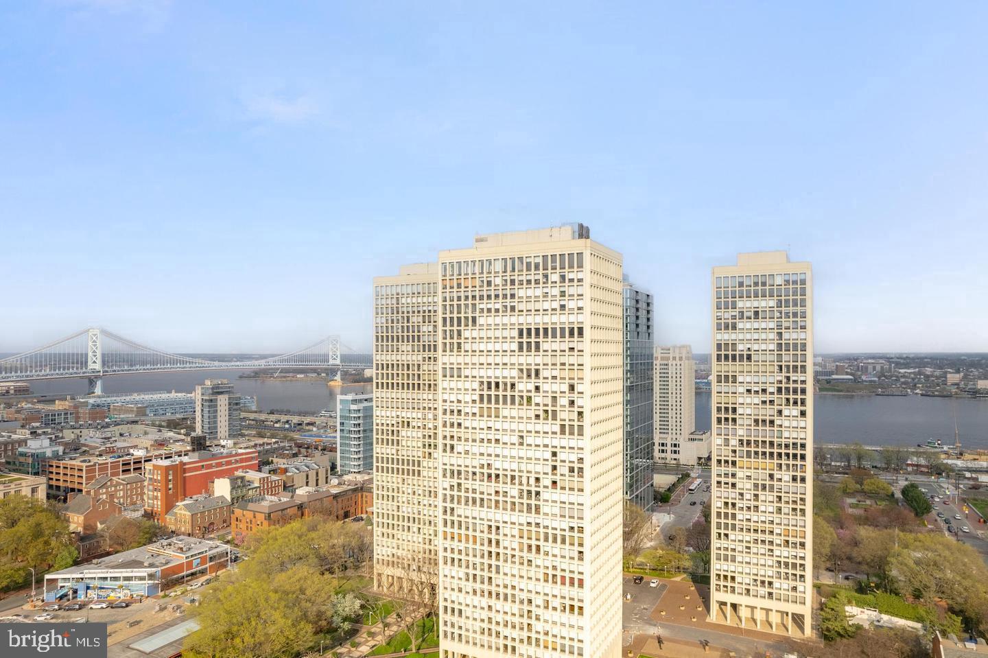 SOCIETY HILL - Residential