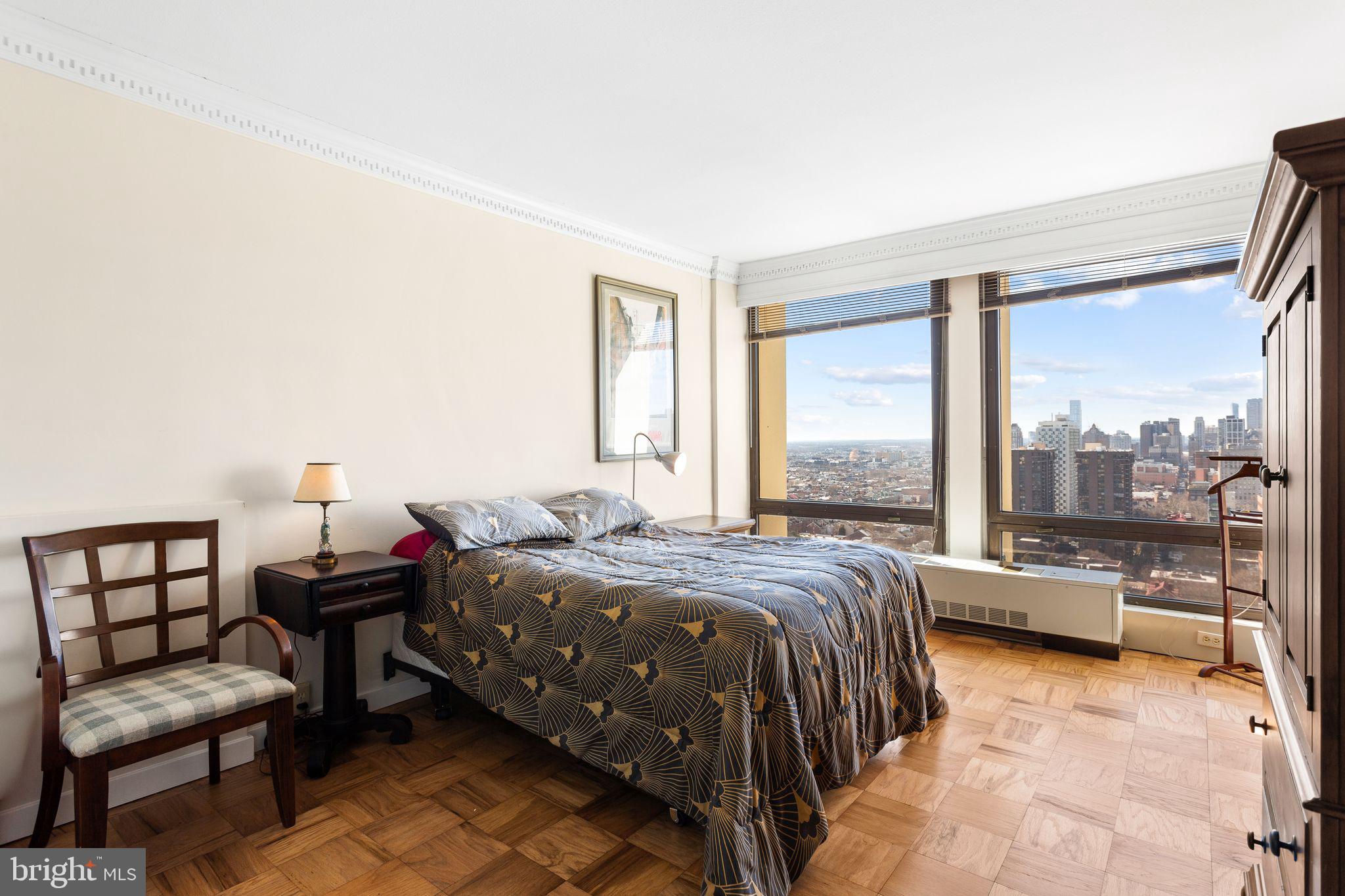 SOCIETY HILL - Residential