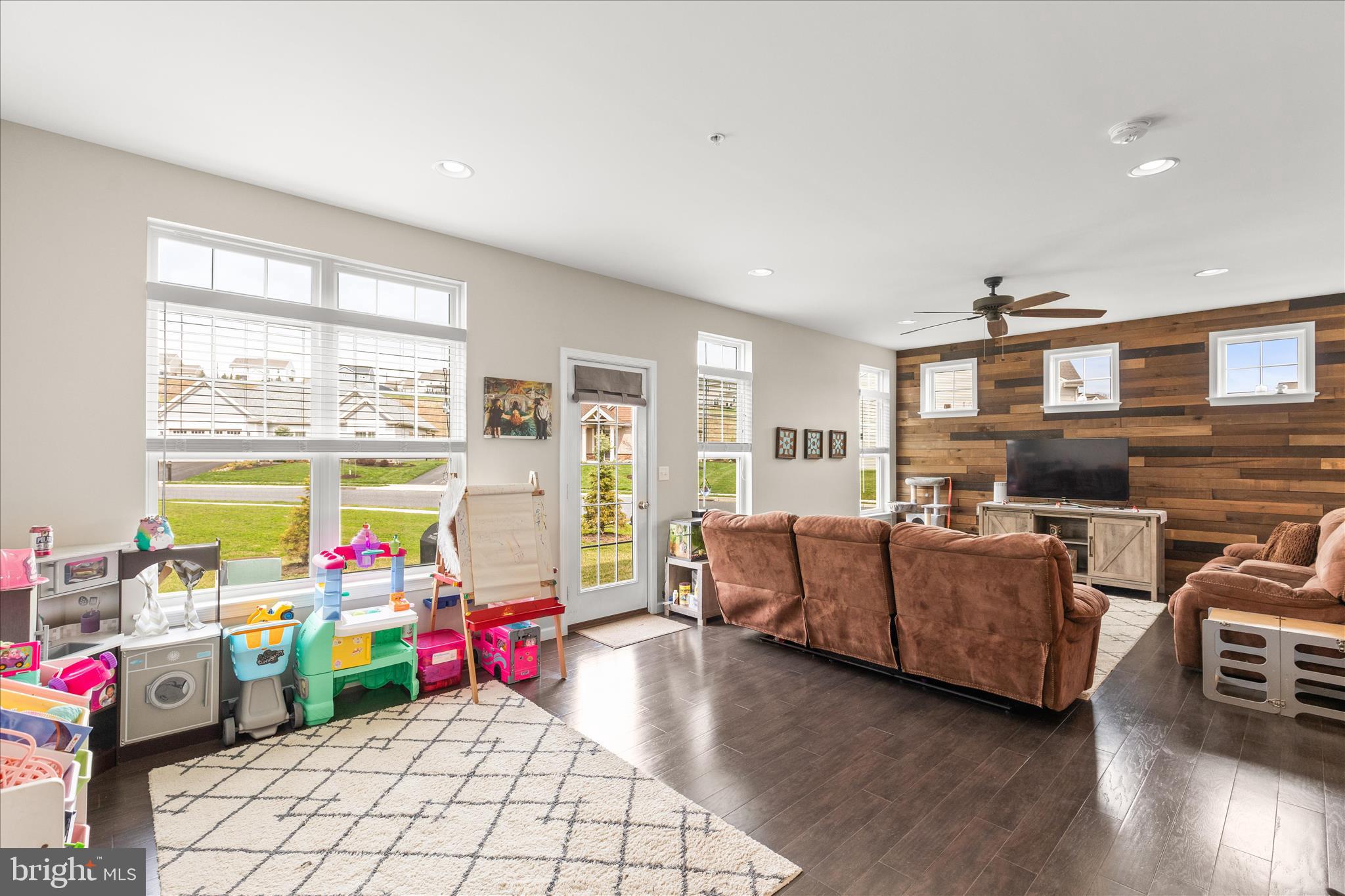 ORCHARD GLEN - Residential