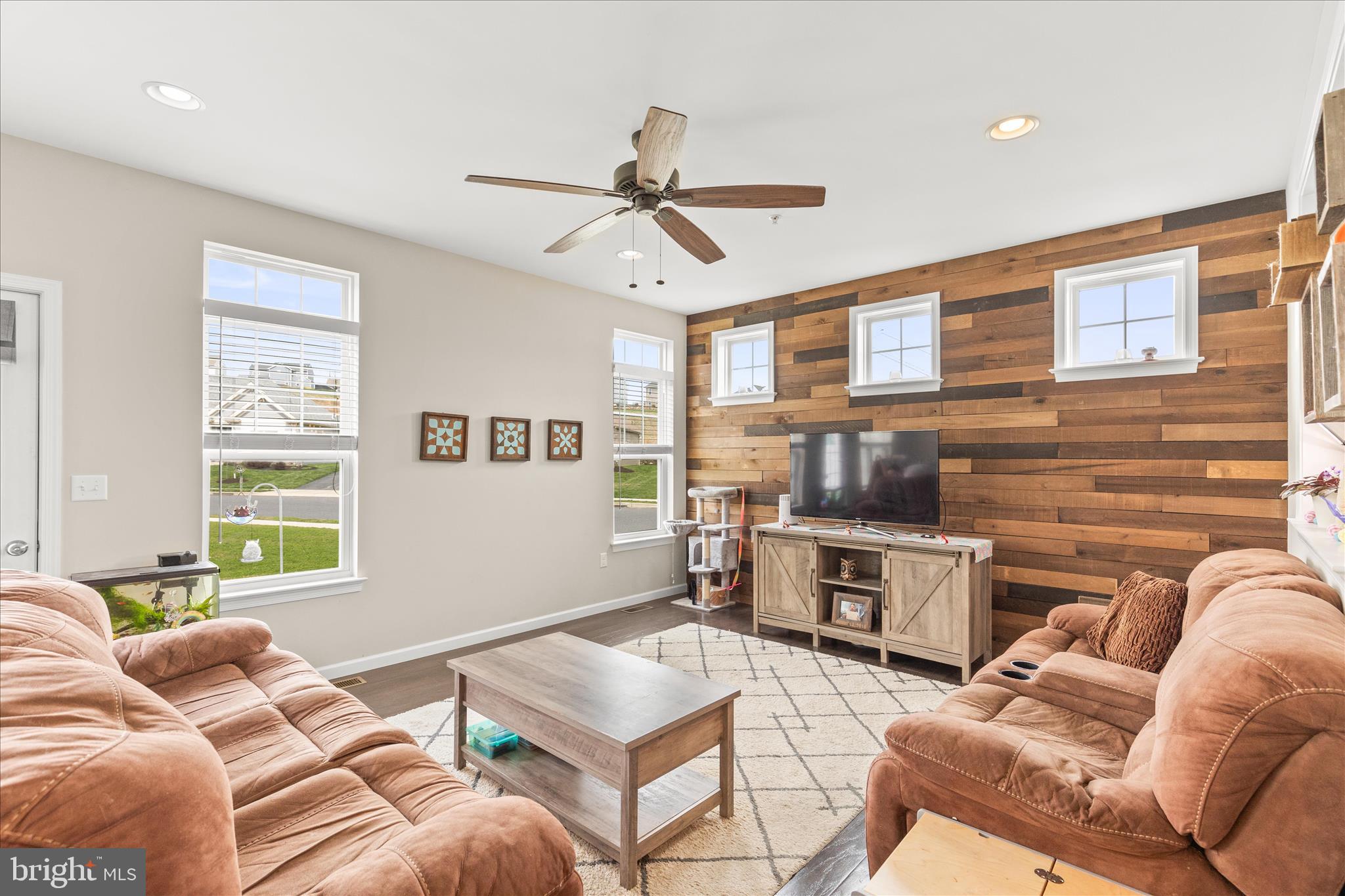 ORCHARD GLEN - Residential