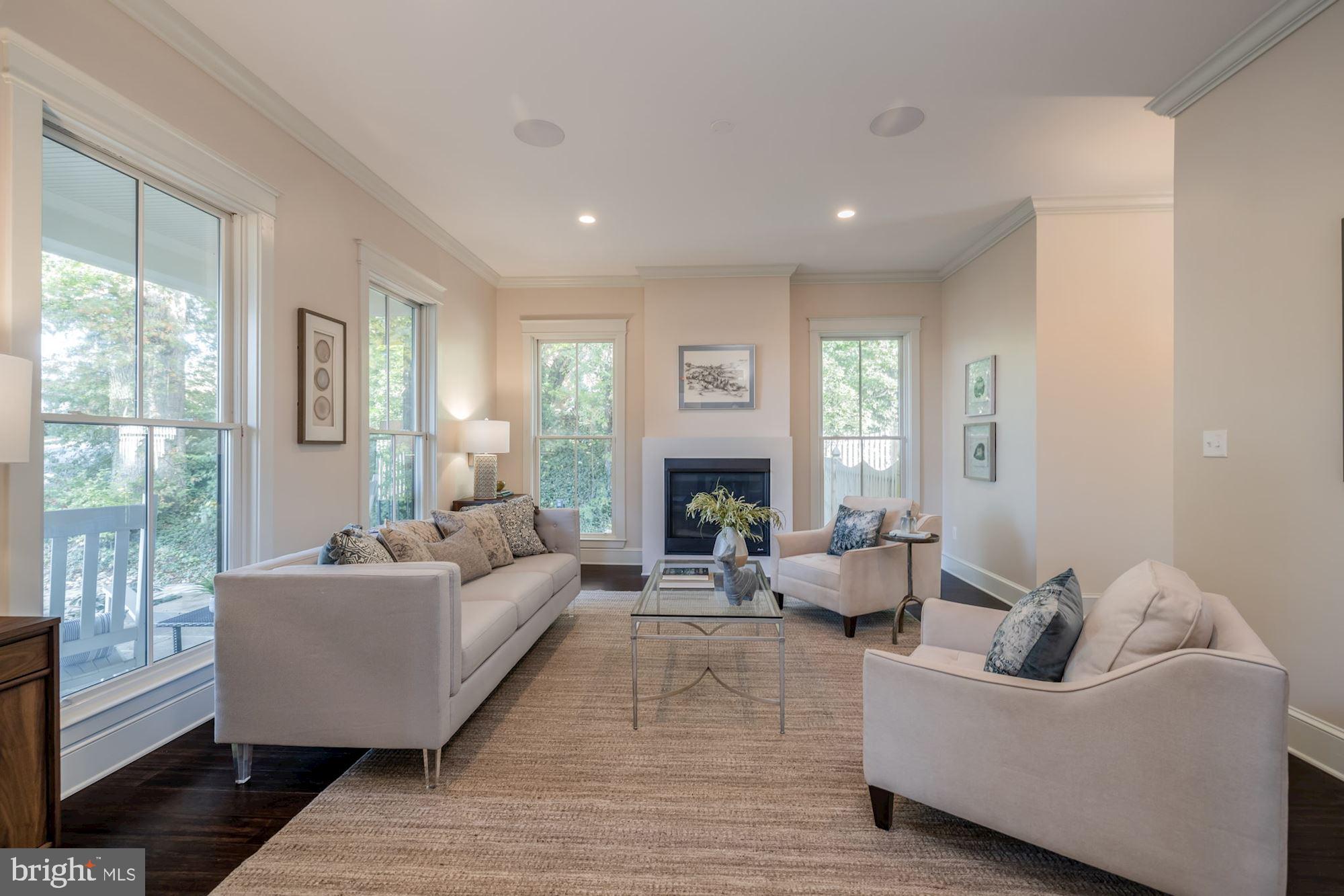 MADISON MANOR - Residential