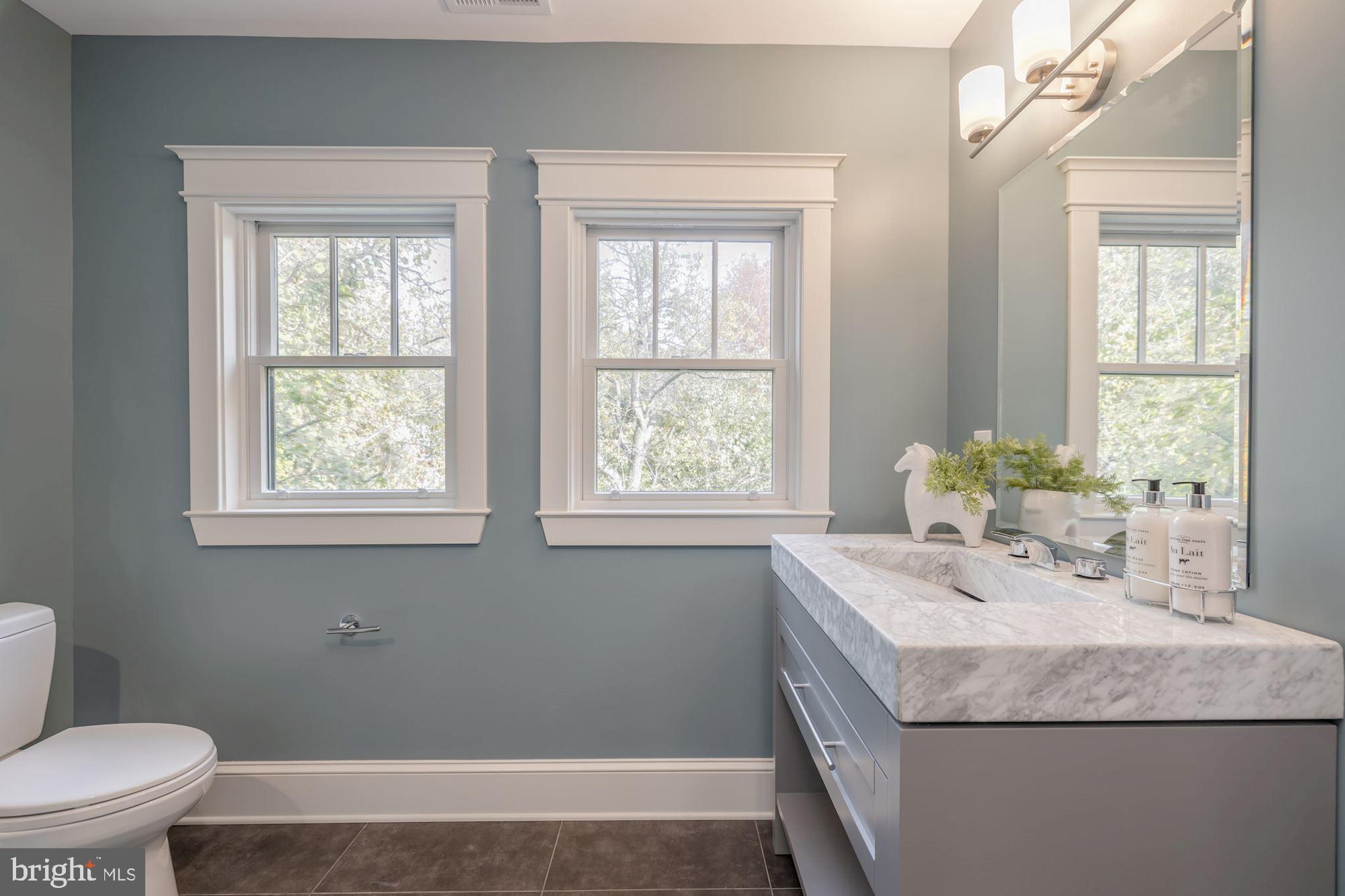 MADISON MANOR - Residential