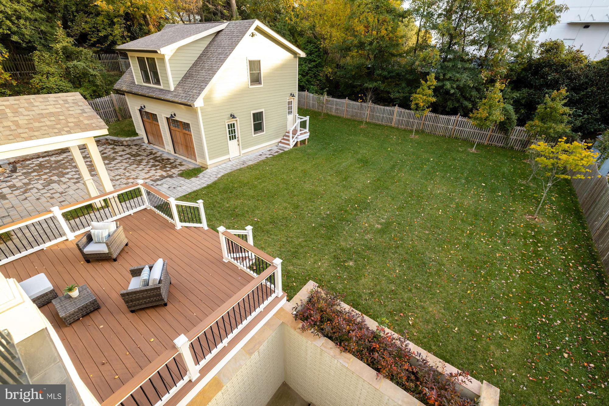 MADISON MANOR - Residential