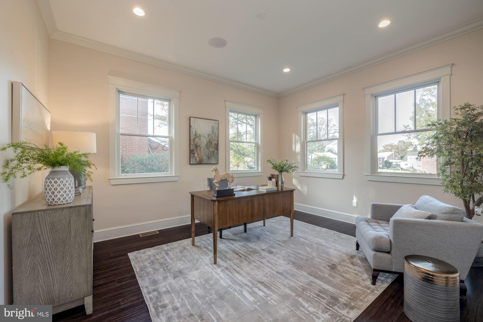 MADISON MANOR - Residential