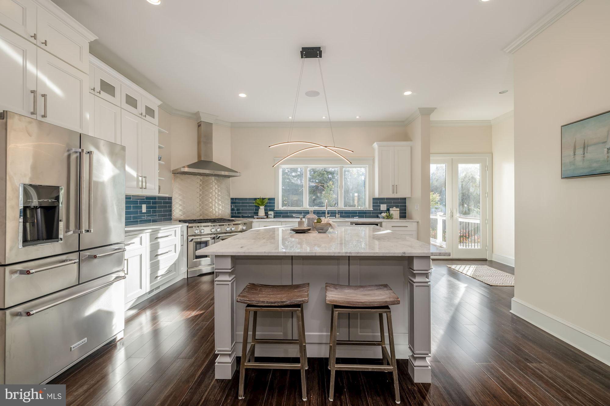 MADISON MANOR - Residential