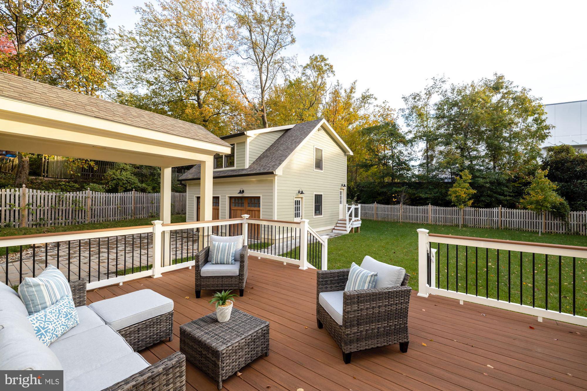 MADISON MANOR - Residential