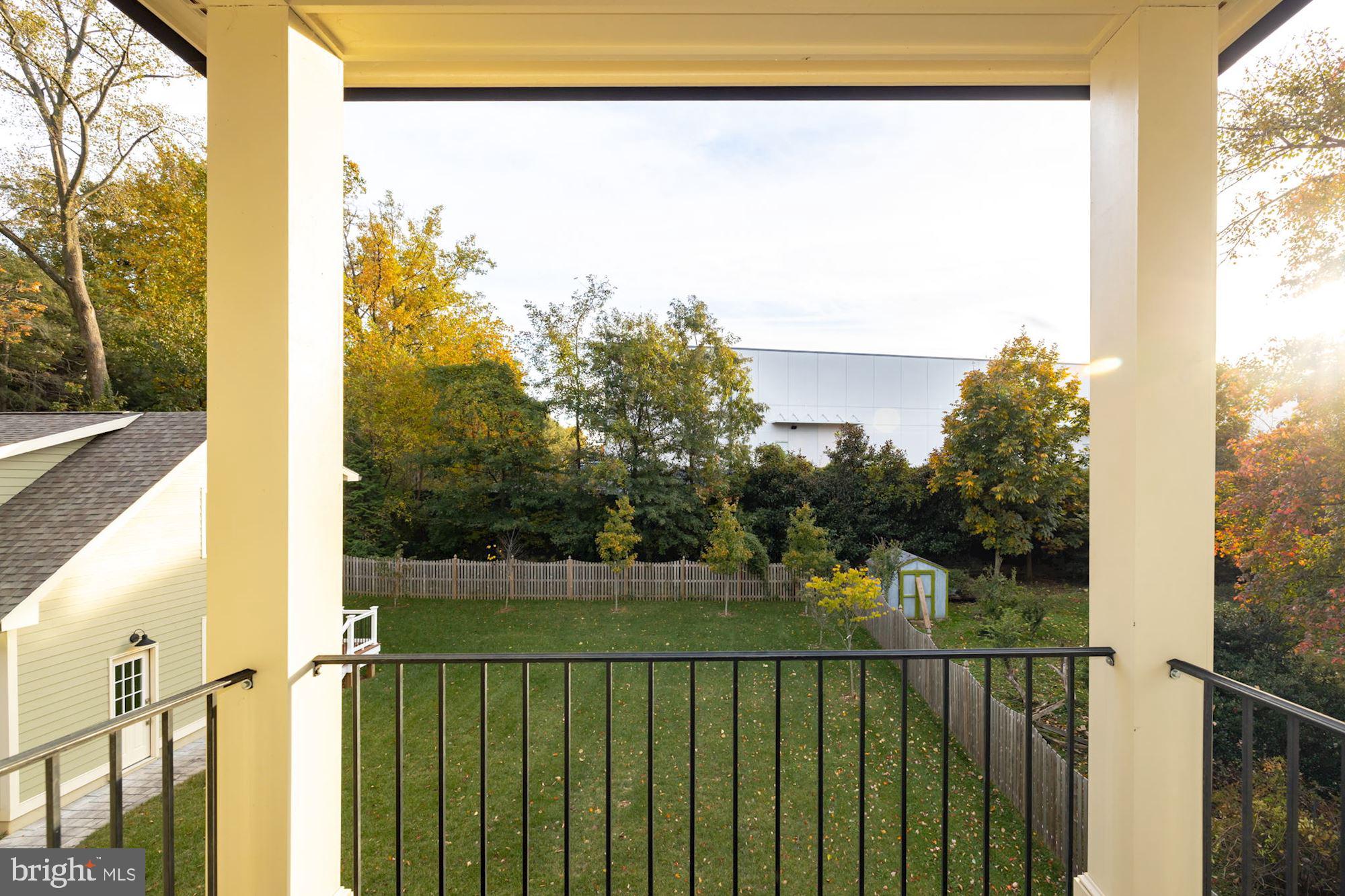 MADISON MANOR - Residential