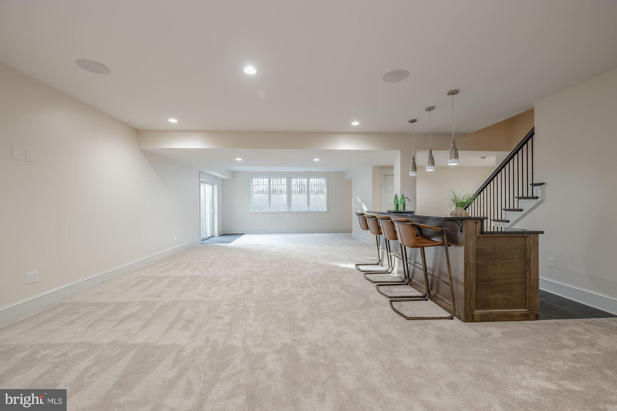 MADISON MANOR - Residential