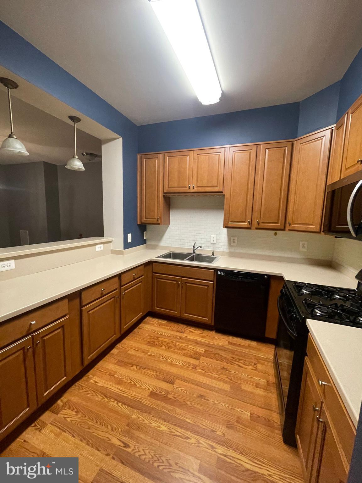 THE COMMONS ON WILLIAM SQUARE - Residential