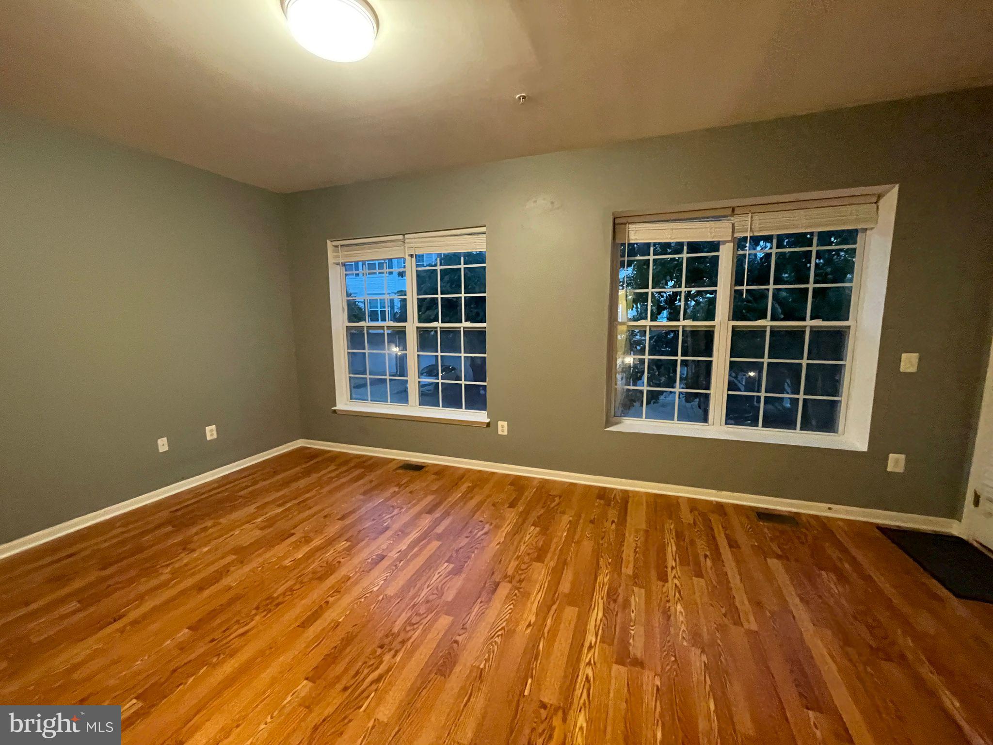 THE COMMONS ON WILLIAM SQUARE - Residential