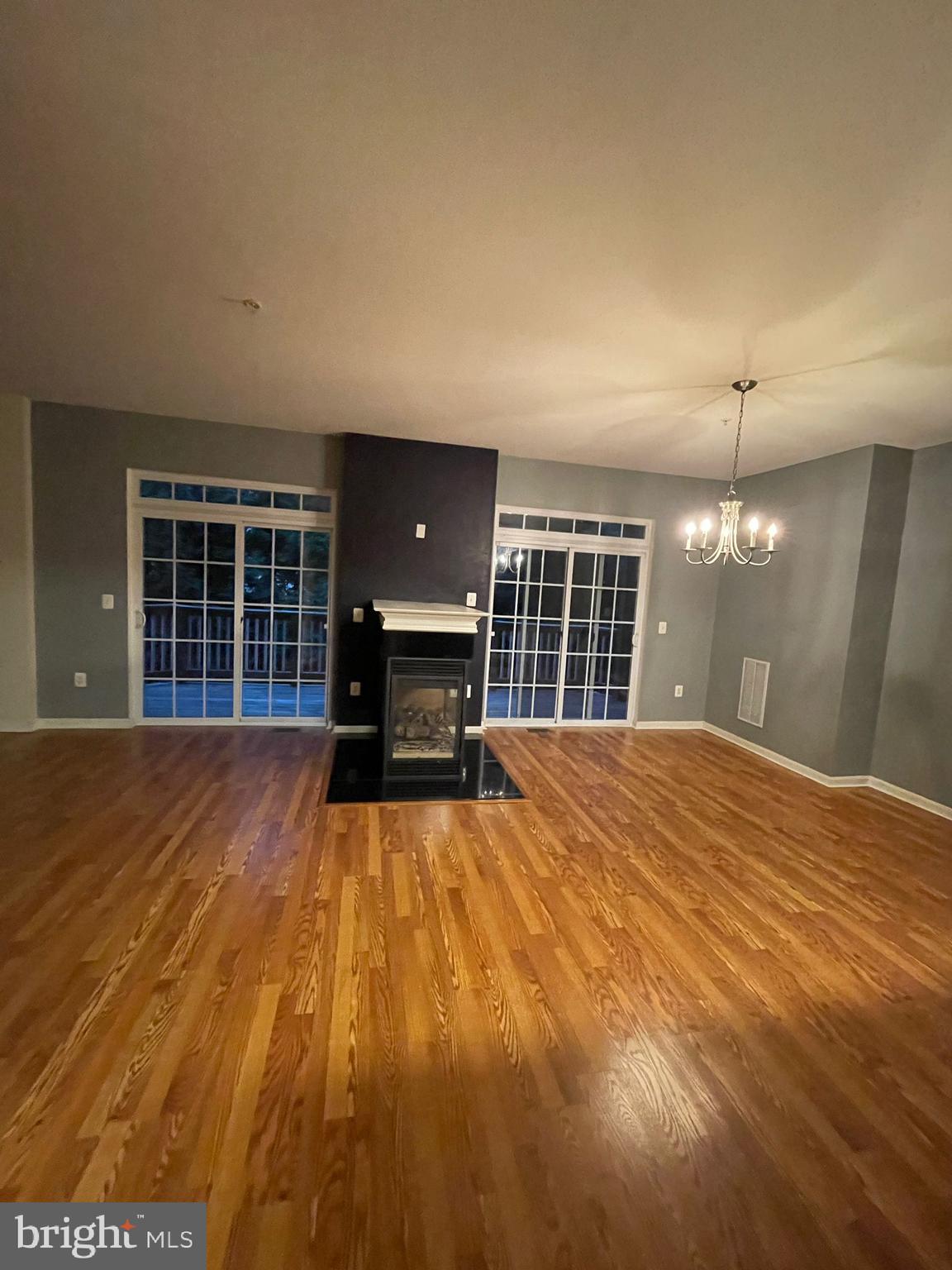 THE COMMONS ON WILLIAM SQUARE - Residential