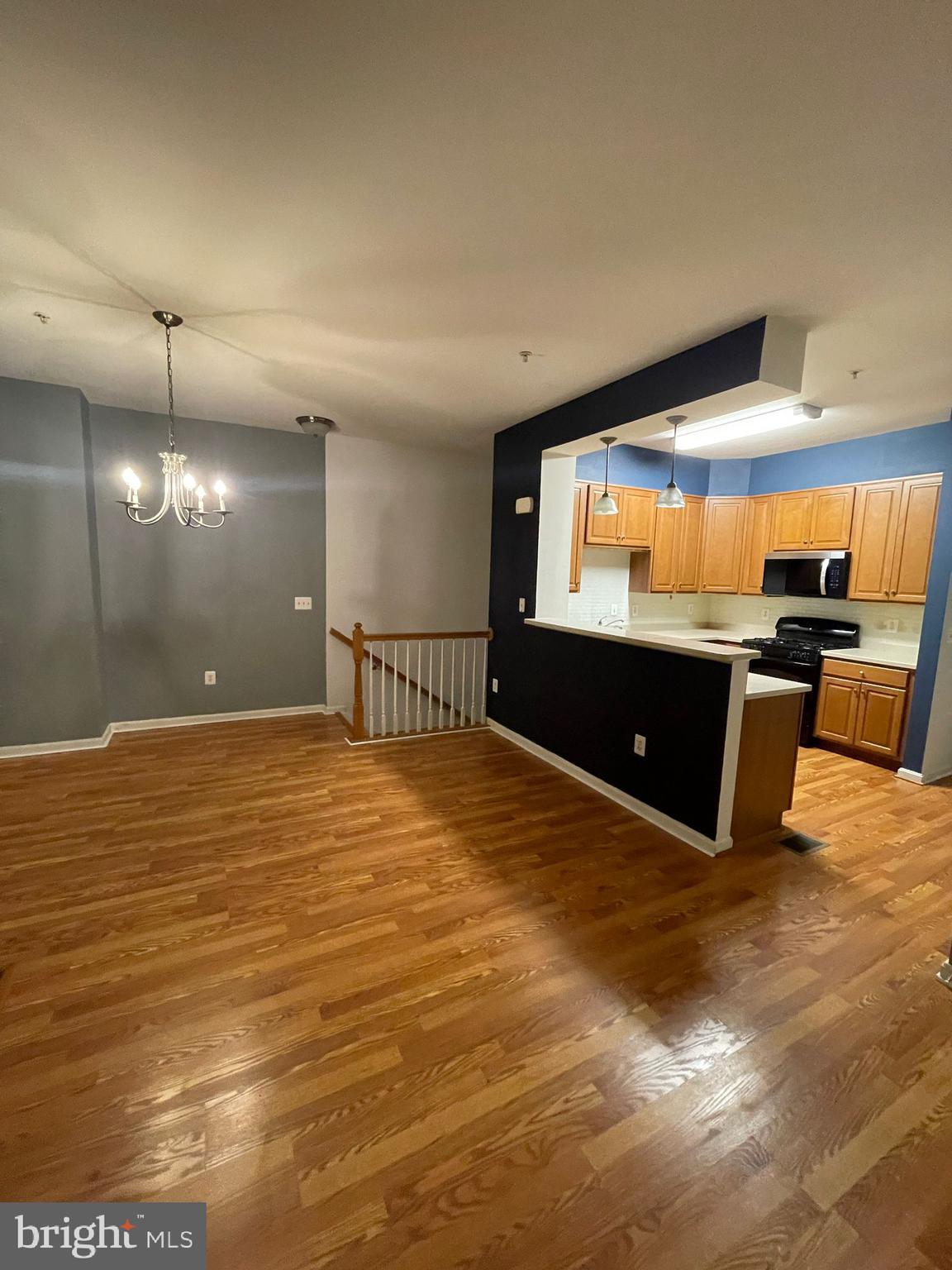 THE COMMONS ON WILLIAM SQUARE - Residential