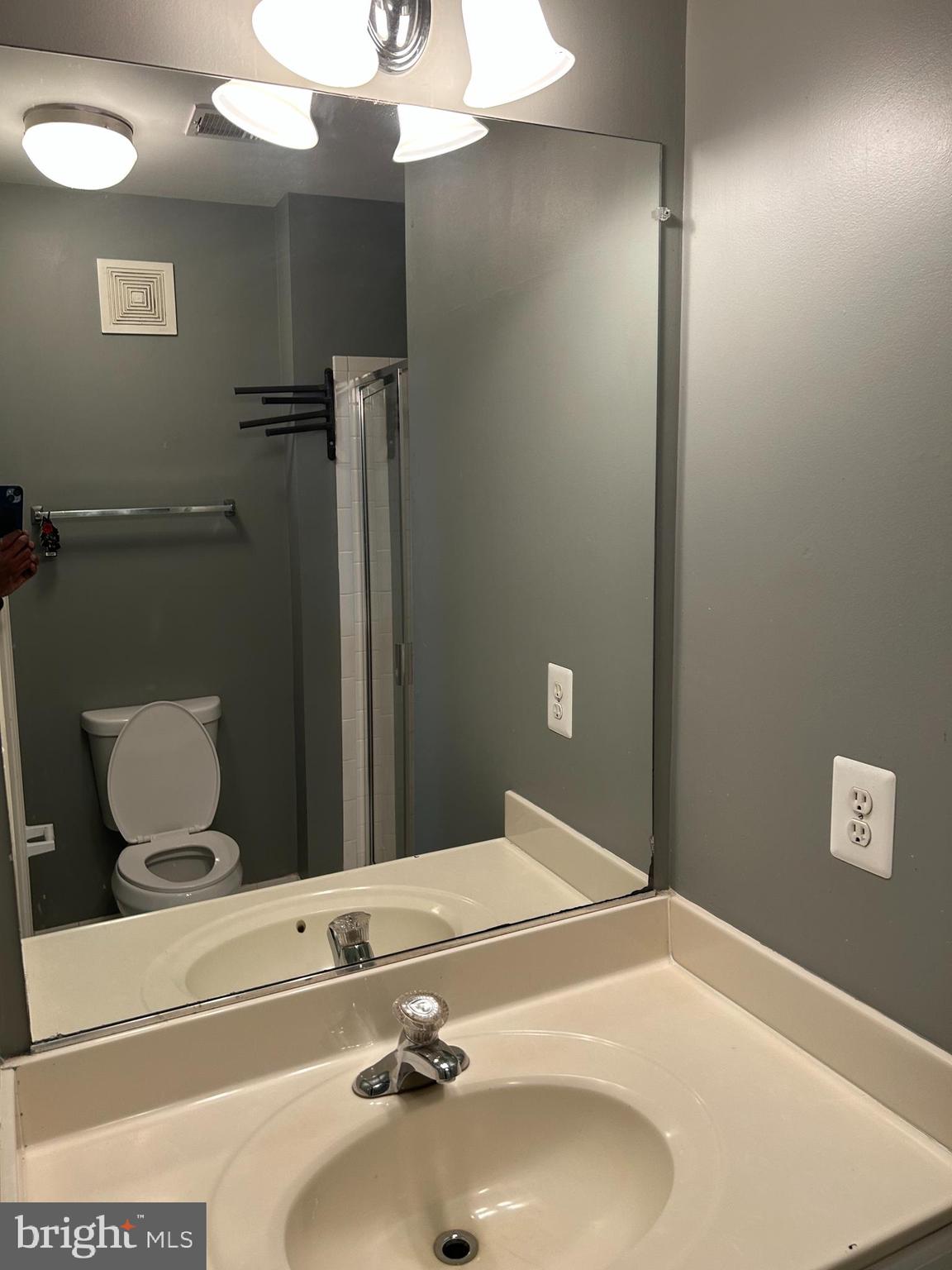 THE COMMONS ON WILLIAM SQUARE - Residential