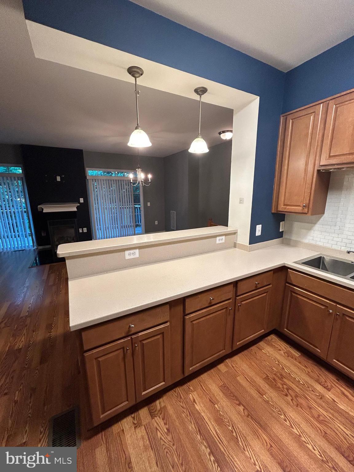 THE COMMONS ON WILLIAM SQUARE - Residential