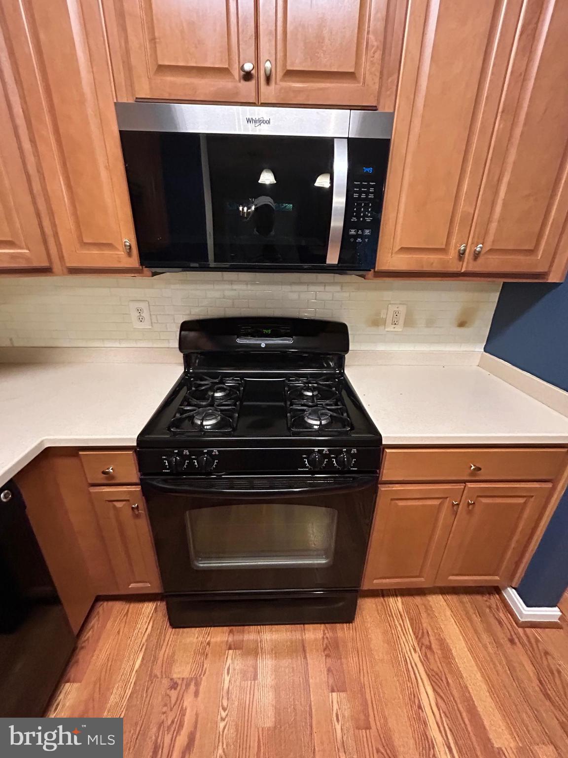 THE COMMONS ON WILLIAM SQUARE - Residential