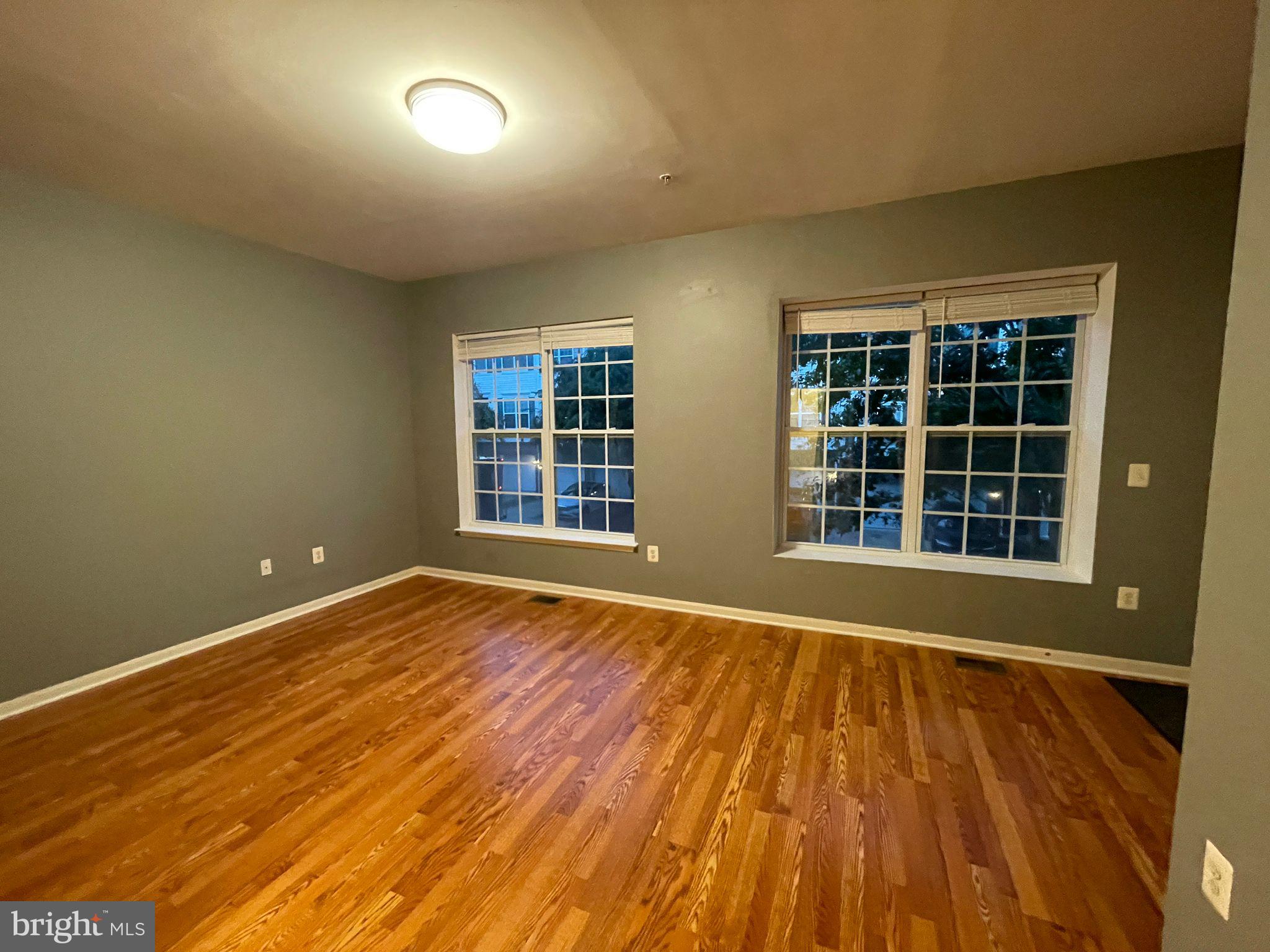 THE COMMONS ON WILLIAM SQUARE - Residential