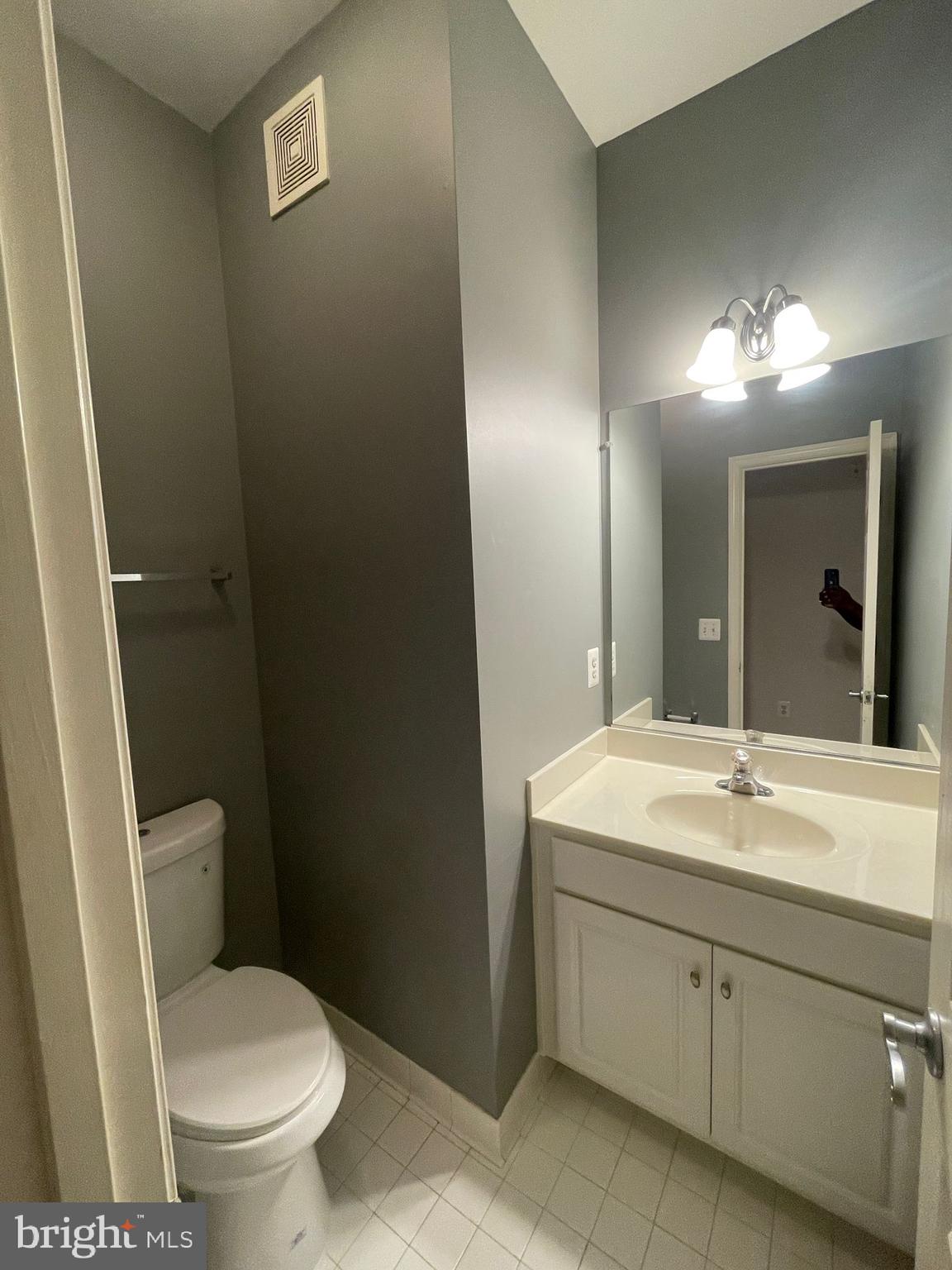 THE COMMONS ON WILLIAM SQUARE - Residential