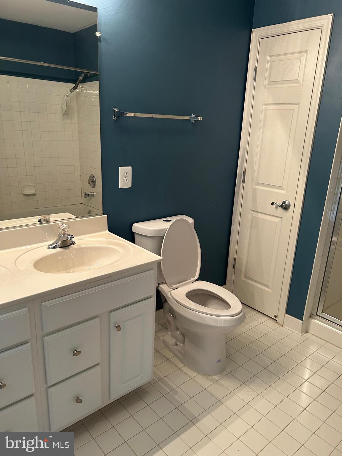 THE COMMONS ON WILLIAM SQUARE - Residential