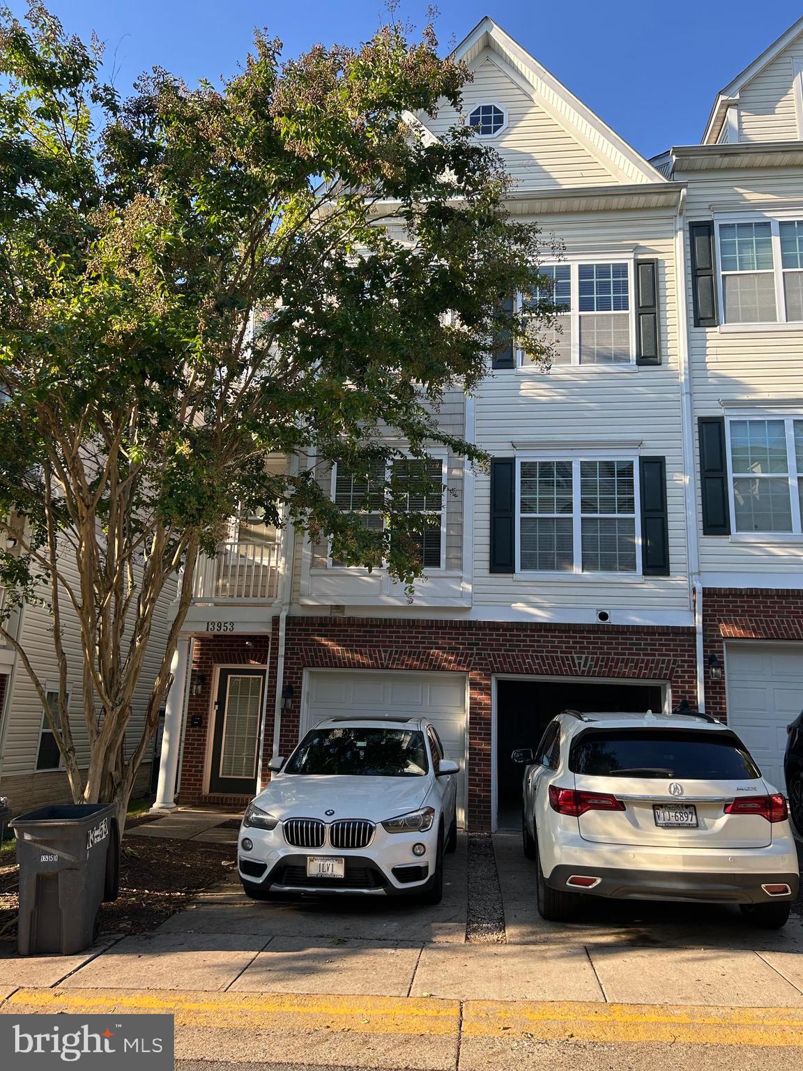 THE COMMONS ON WILLIAM SQUARE - Residential