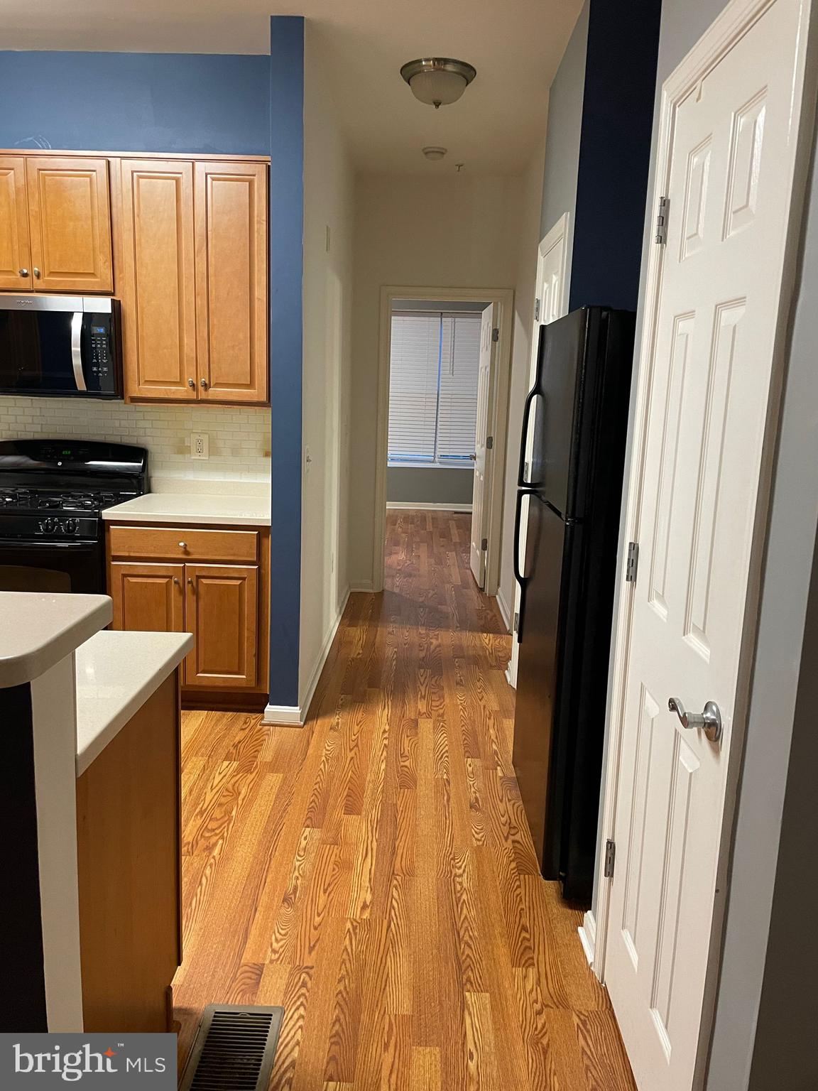 THE COMMONS ON WILLIAM SQUARE - Residential