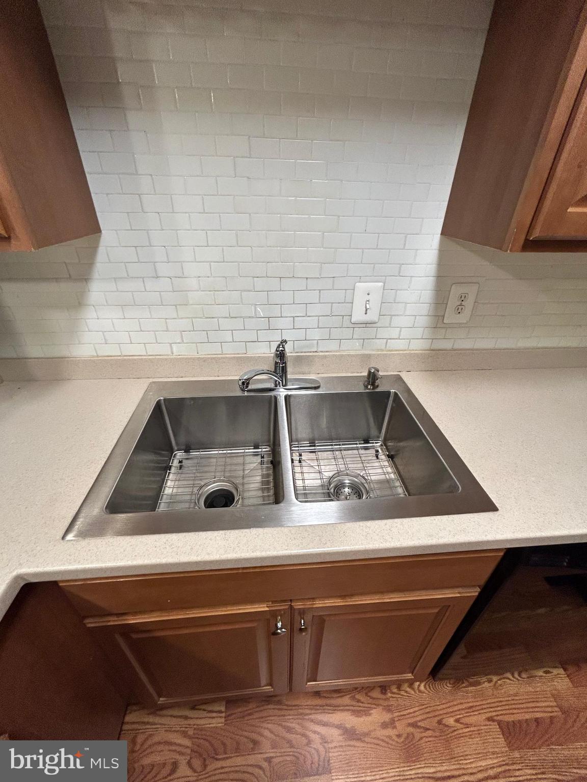 THE COMMONS ON WILLIAM SQUARE - Residential