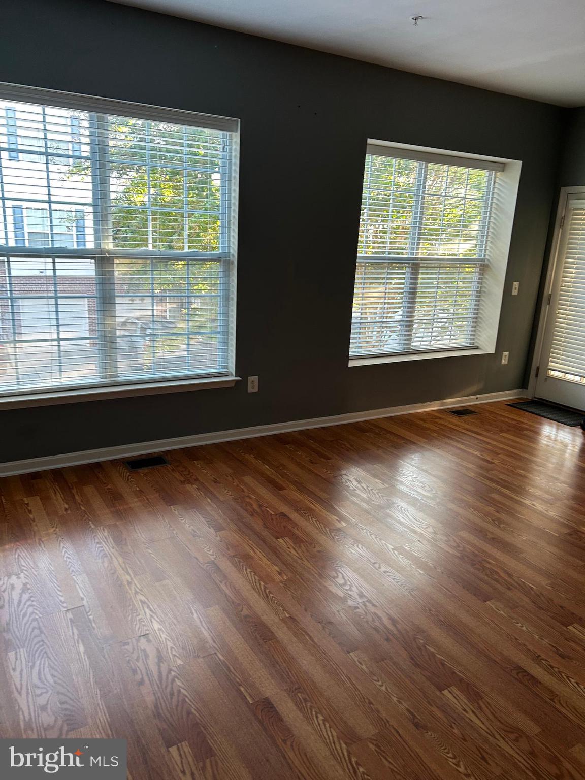 THE COMMONS ON WILLIAM SQUARE - Residential