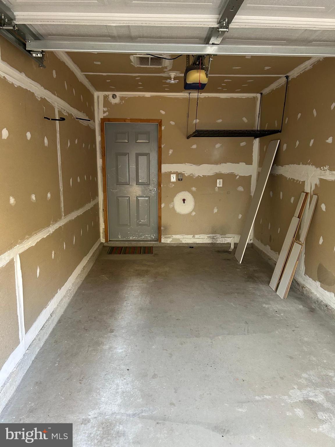 THE COMMONS ON WILLIAM SQUARE - Residential