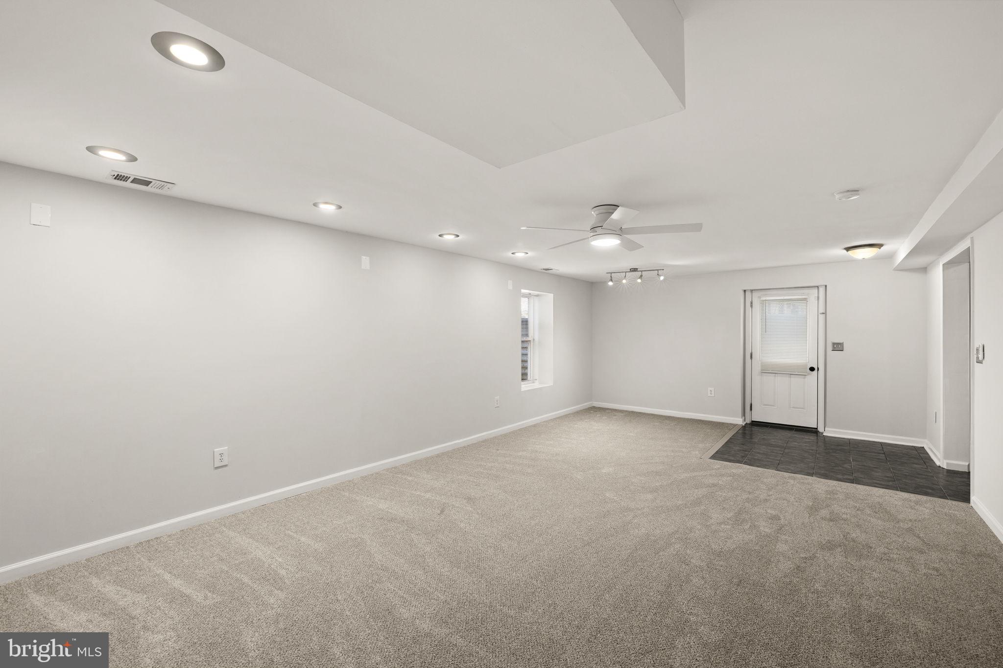 LAKE LAND OR - Residential