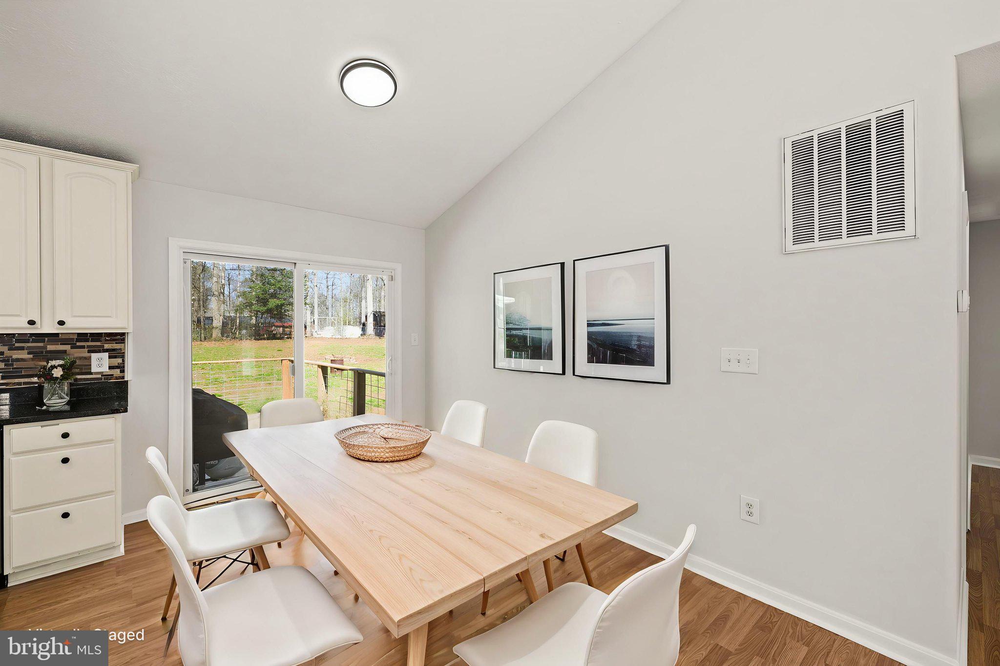 LAKE LAND OR - Residential