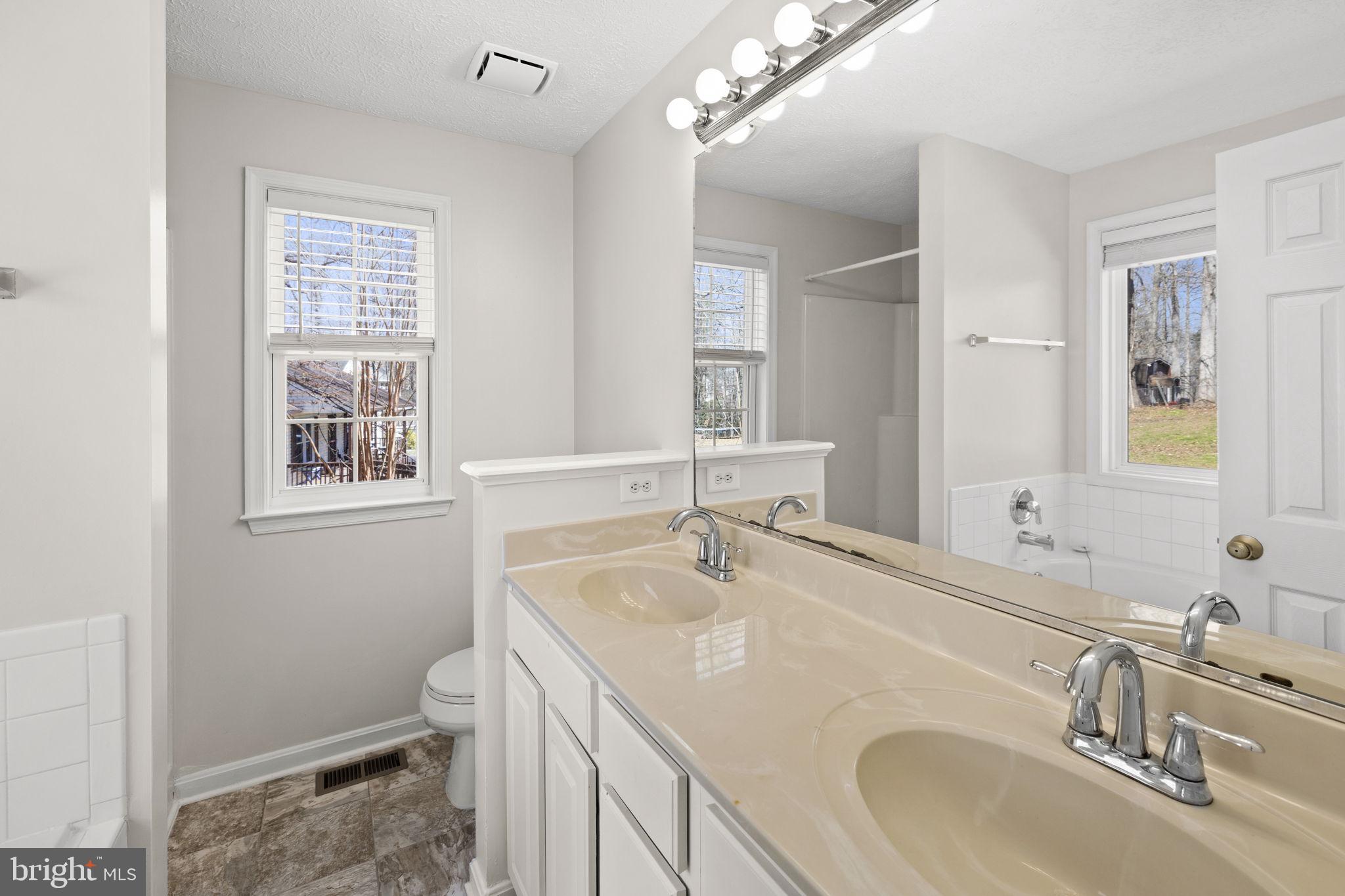 LAKE LAND OR - Residential