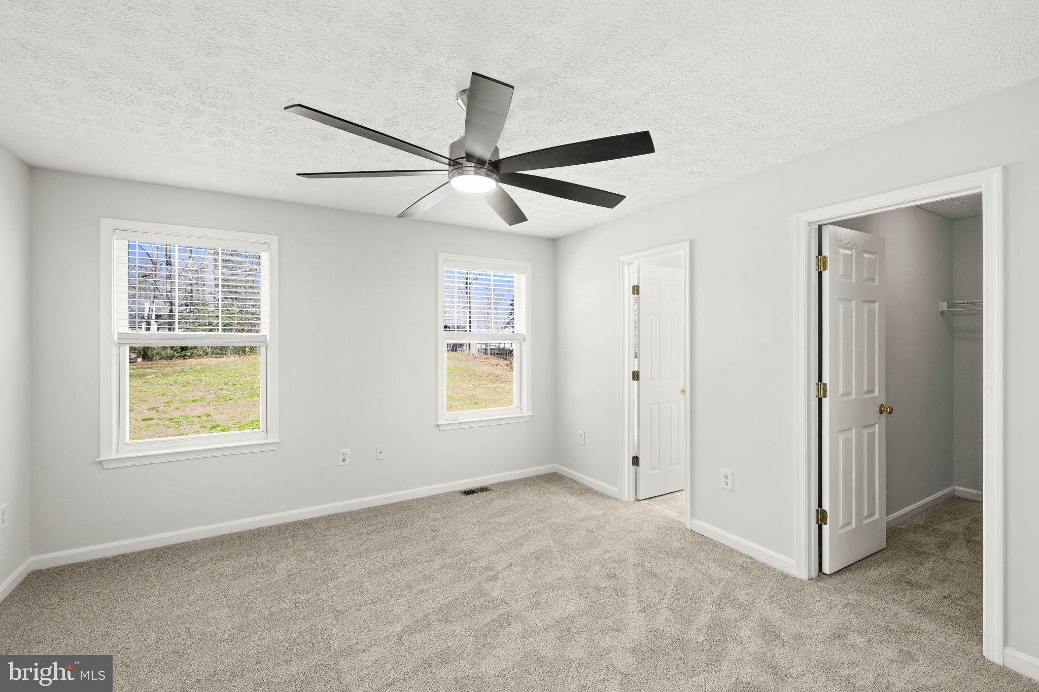 LAKE LAND OR - Residential