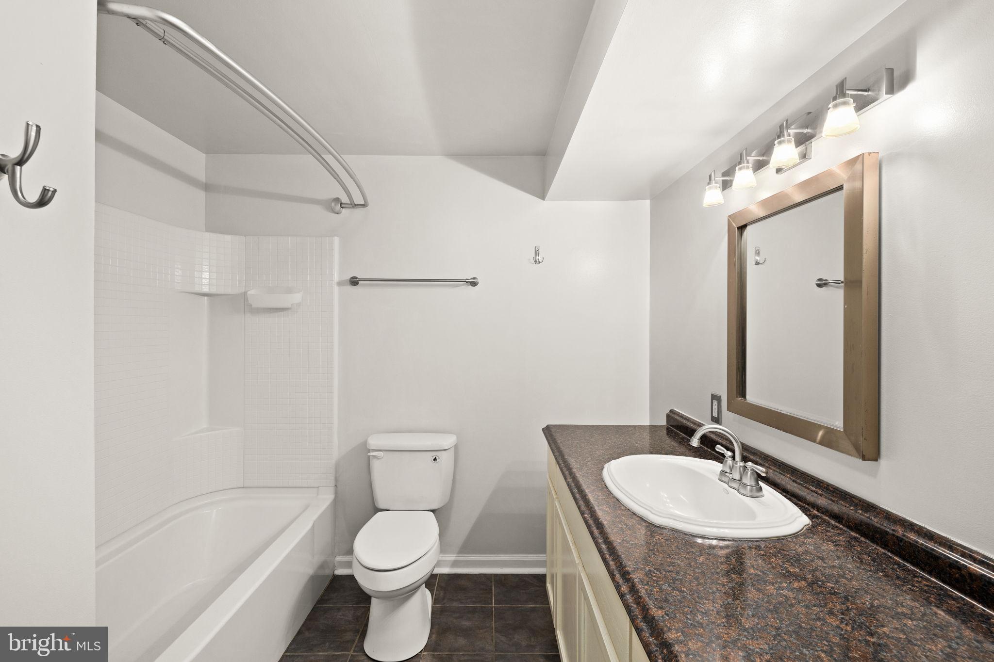 LAKE LAND OR - Residential