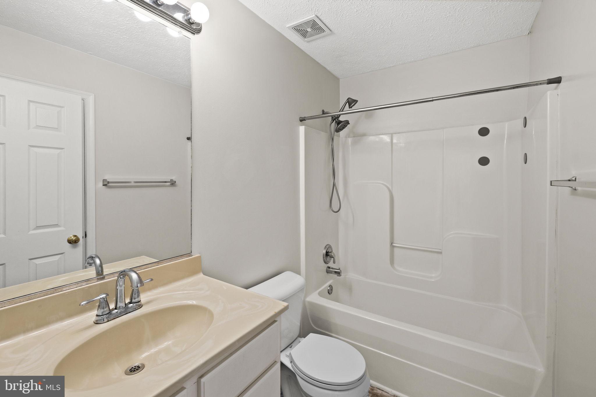 LAKE LAND OR - Residential